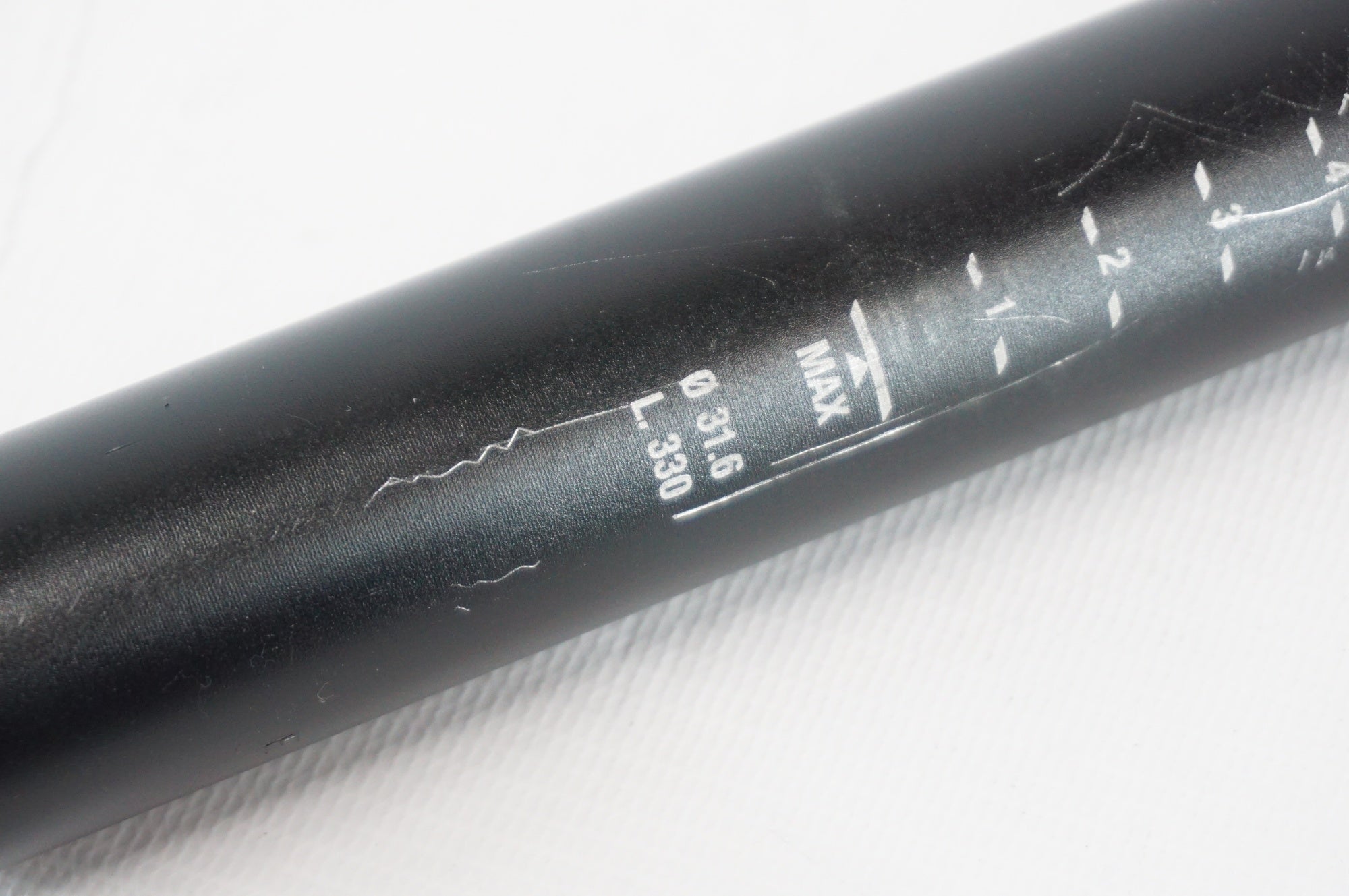 CINELLI 「チネリ」 VAI Φ31.6 330mm シートポスト / 阪急塚口店
