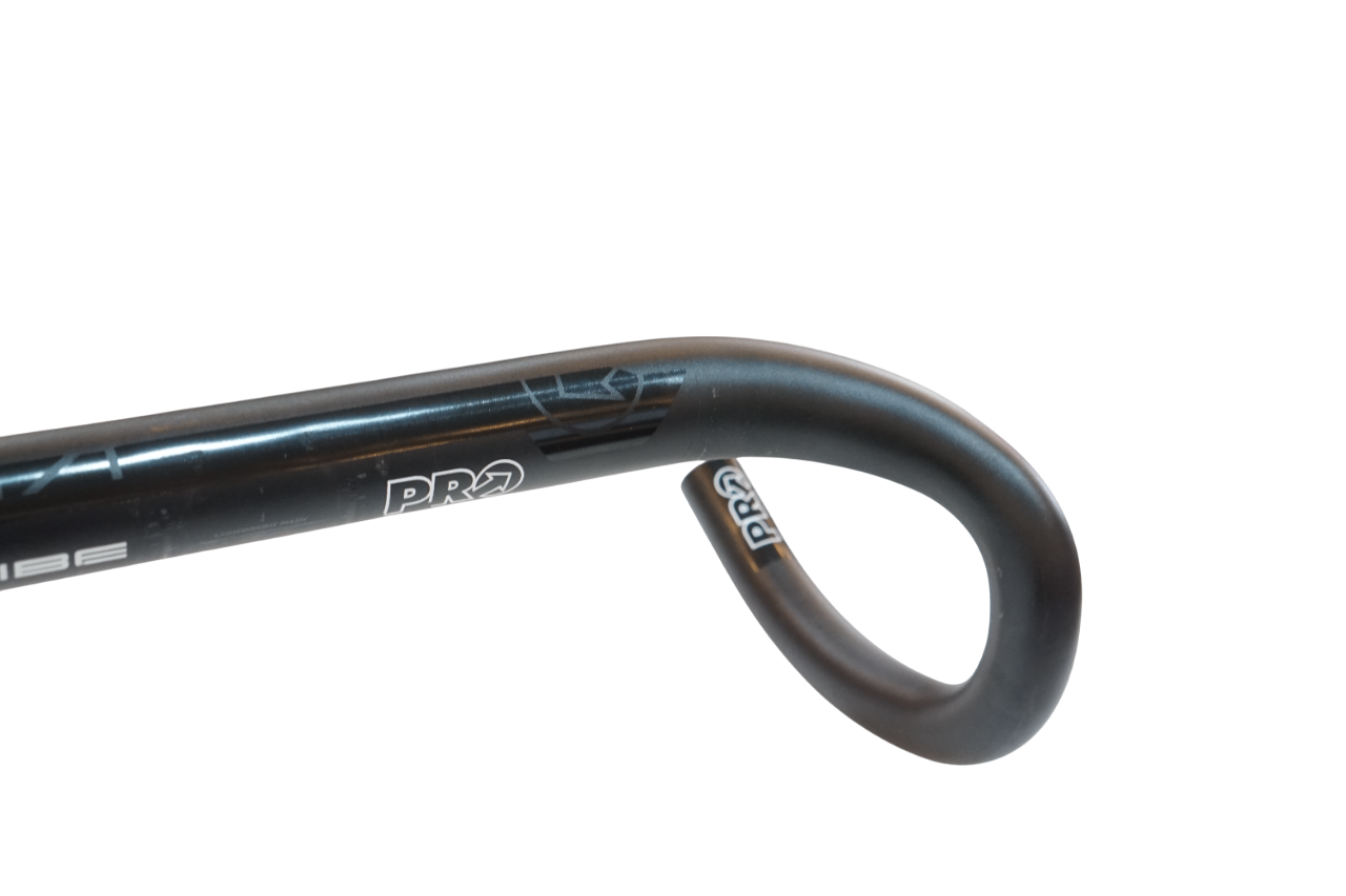 SHIMANO 「シマノ」 PRO VIBE φ31.8 390mm ハンドル / バイチャリ浦和ベース