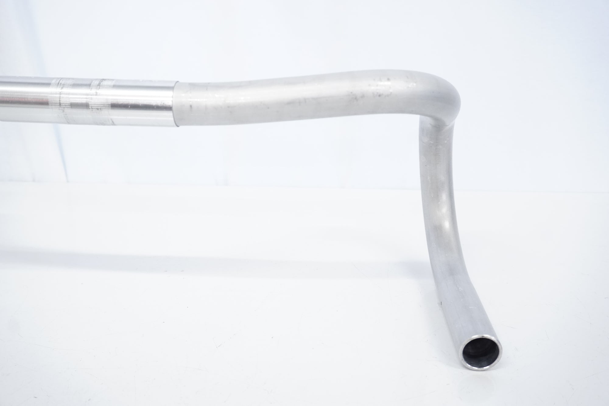 ニットー　ハンドル Amazon | ニットー（NITTO） B602AA プロムナードバー（CITY用