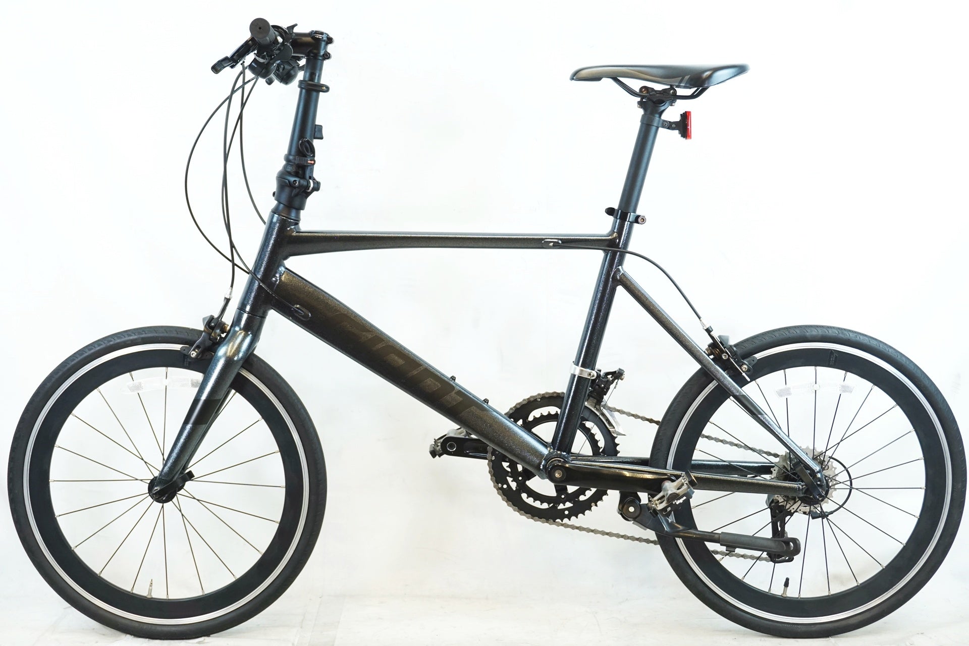 GIANT 「ジャイアント」 IDIOM1 2024年モデル ミニベロ / 有明ガーデン店