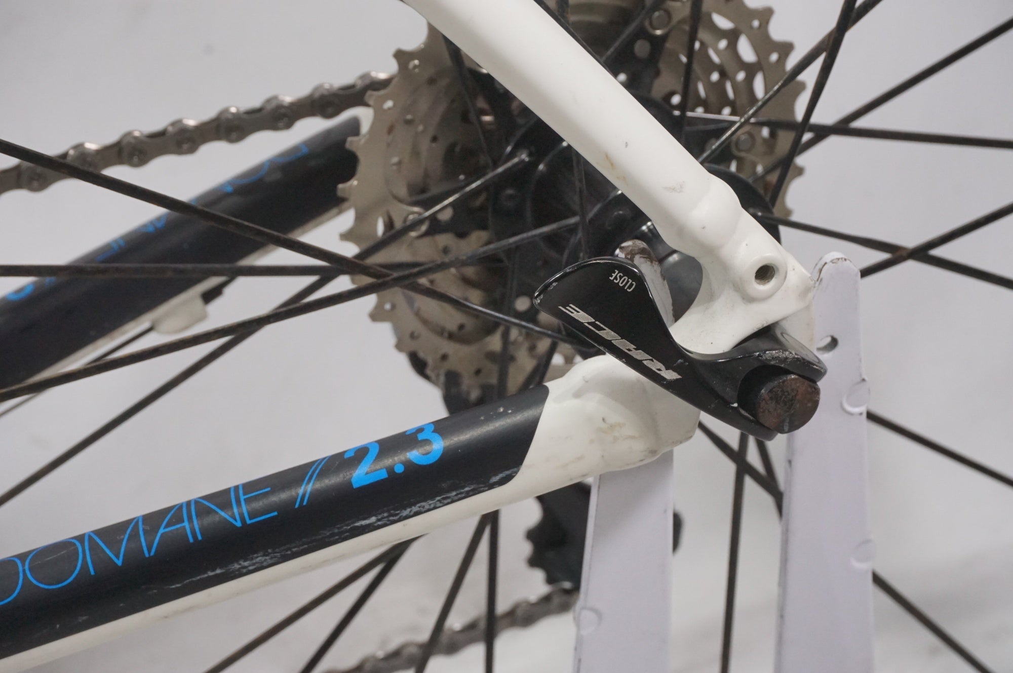 TREK 「トレック」 DOMANE 2.3 2015年モデル ロードバイク / AKIBA店