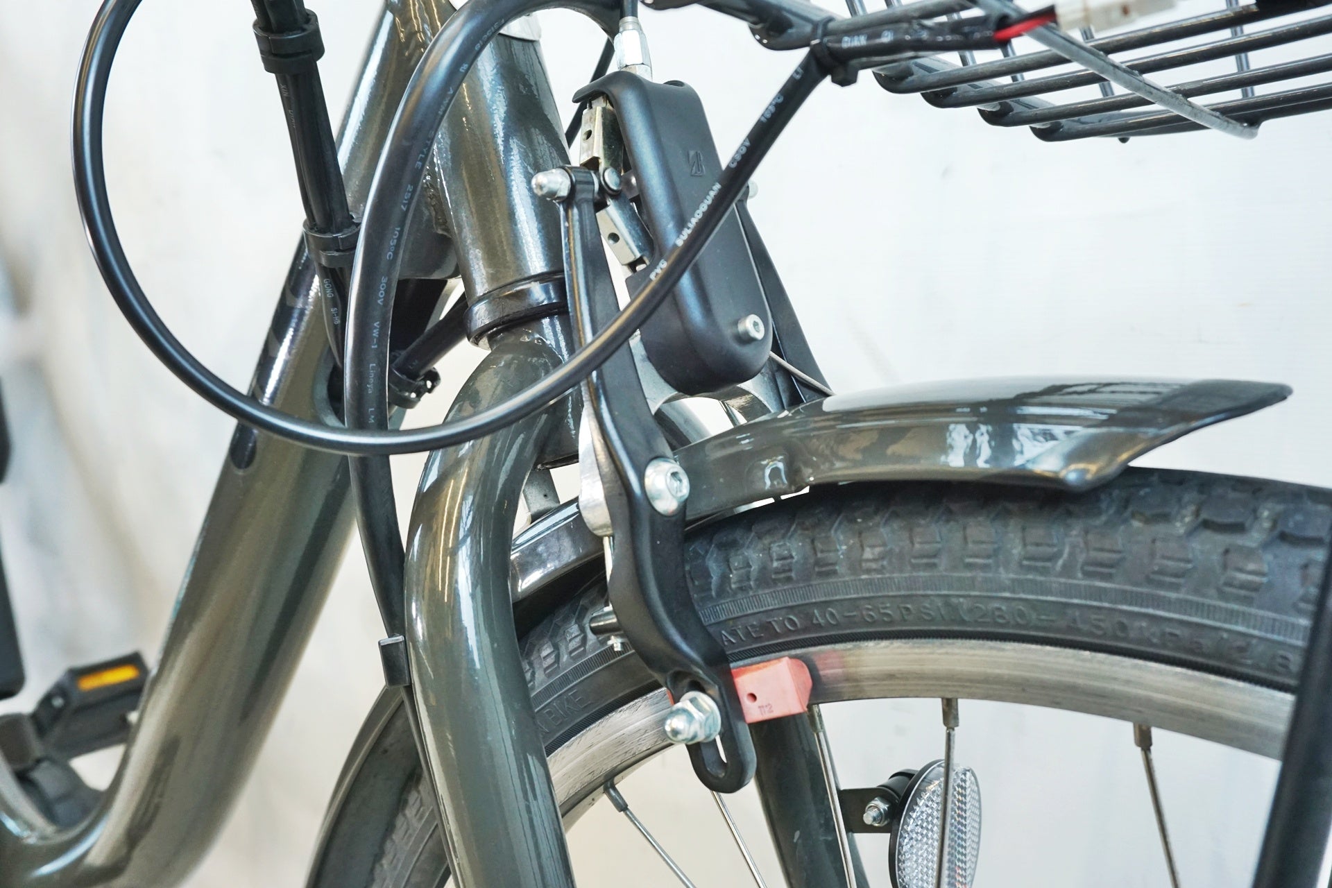 BRIDGESTONE 「ブリヂストン」 BIKKE MOB BB BM0B43 2023年モデル 20インチ 電動アシスト自転車 / 有明ガーデン店