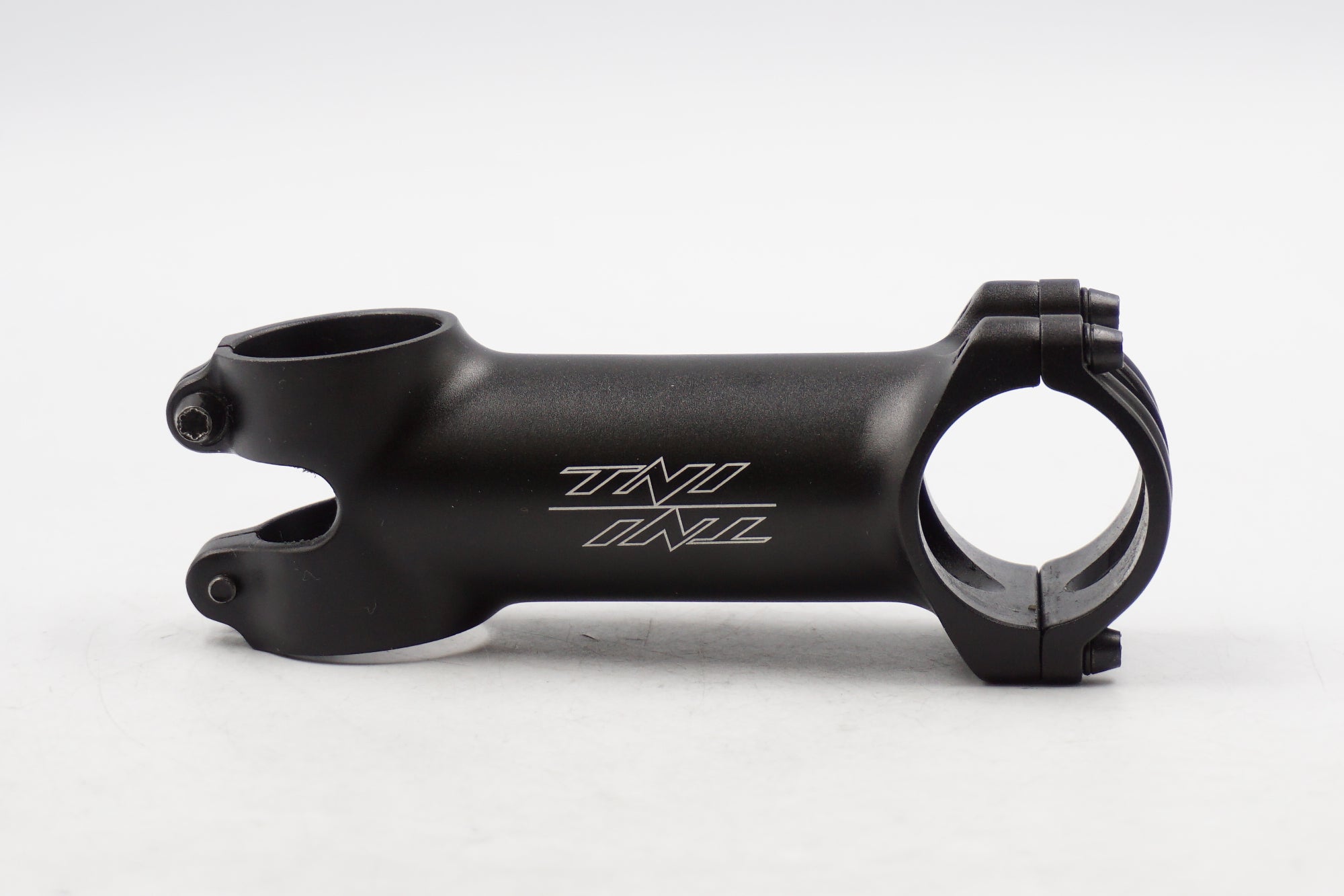 TNI 「ティーエヌアイ」 HELIUM Φ31.8 90mm ステム / 奈良店