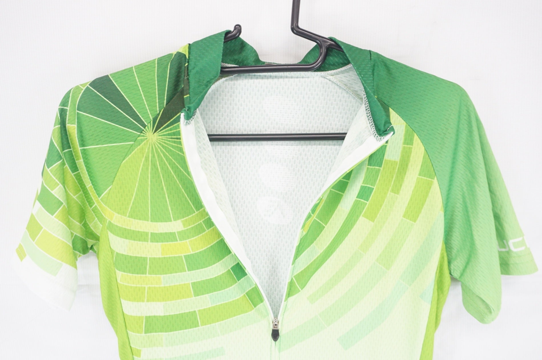 NUCKILY 「ナックリー」 半袖 Mサイズ ジャージ / 阪急塚口店