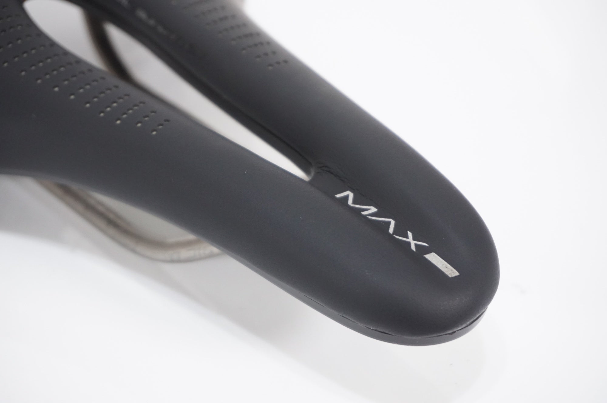 SELLE ITALIA 「セライタリア」 MAX NOVUS BOOST EVO Ti316 SUPERFLOW サドル / AKIBA店