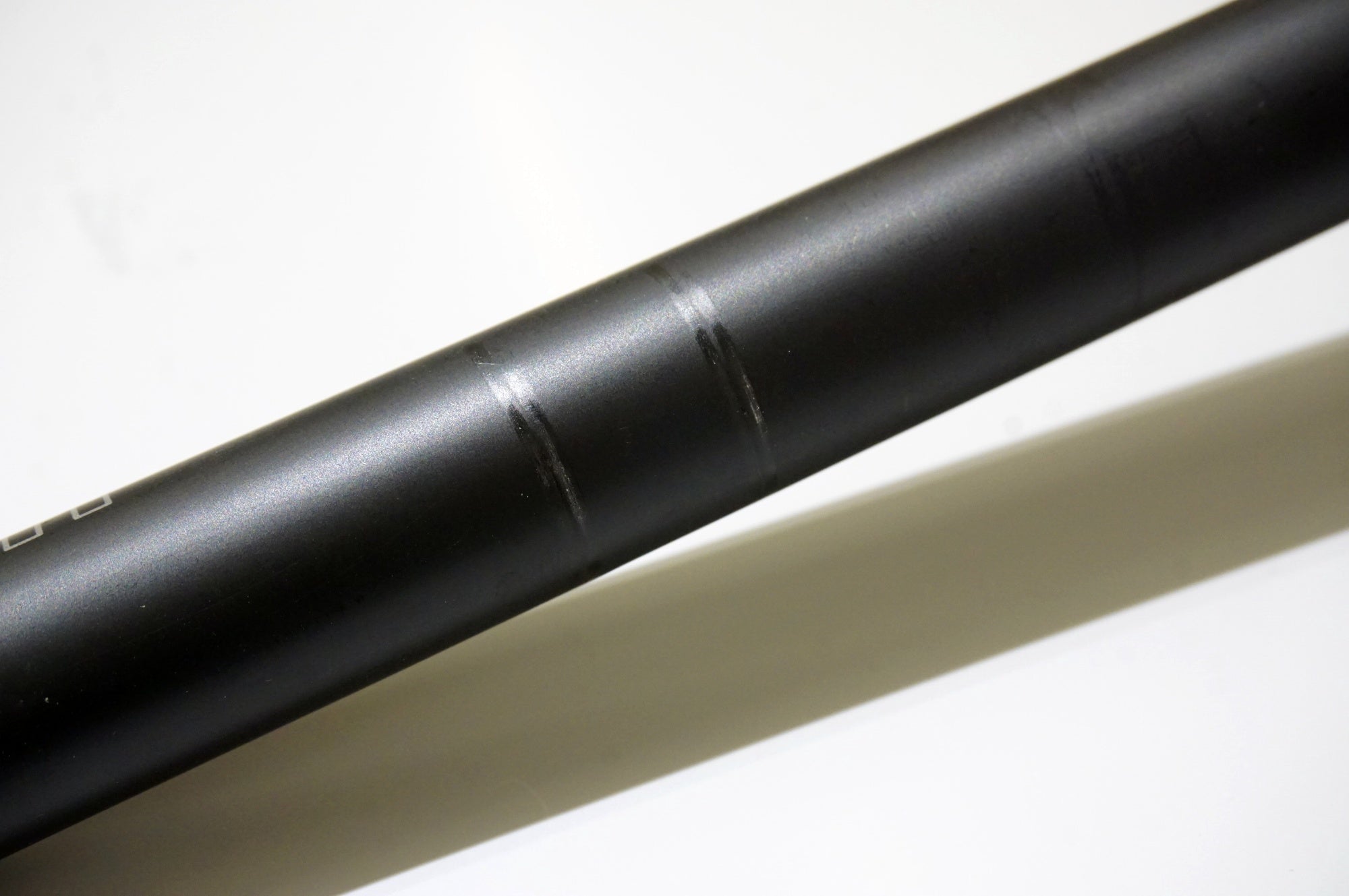 E THIRTEEN 「イーサーティーン」 RACE CARBON φ35 800mm ライザーバー / 浜松店