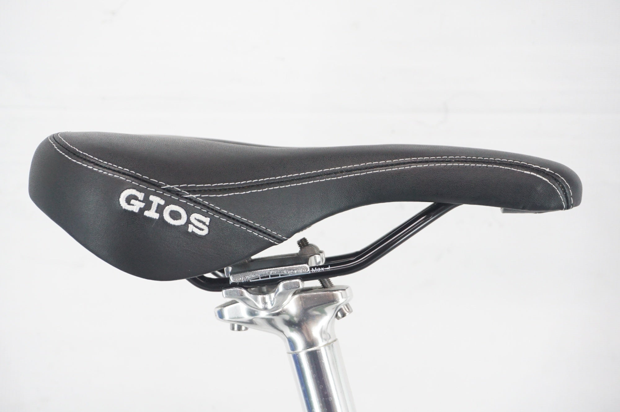 GIOS 「ジオス」 MISTRAL 2022年モデル クロスバイク / 阪急塚口店