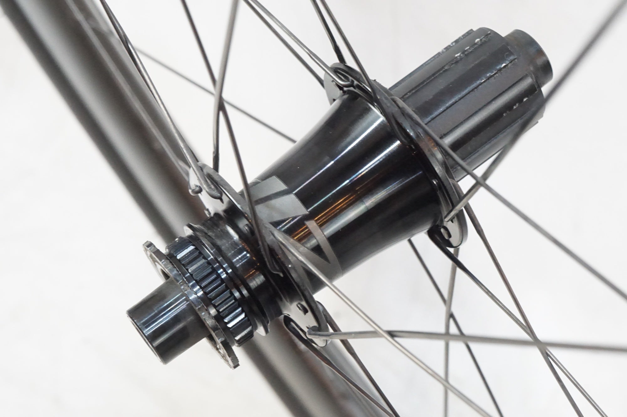 ZIPP 「ジップ」 303S TUBELESS DISC シマノ11S ホイールセット / バイチャリ浦和ベース