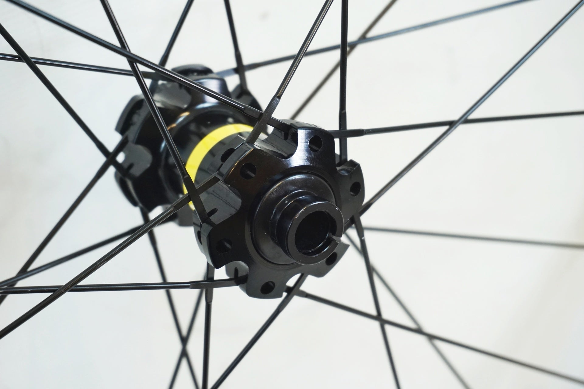 MAVIC 「マビック」 AKSIUM DISC シマノ11速 ホイールセット / 有明