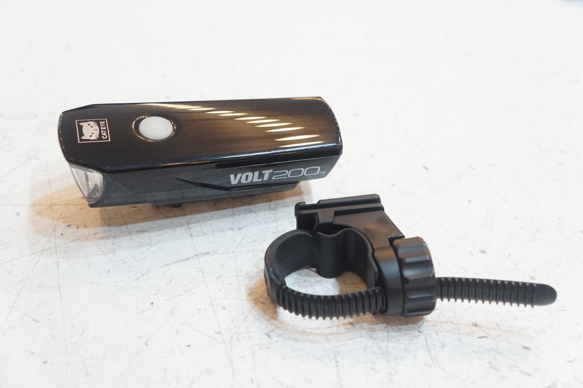 CATEYE 「キャットアイ」 VOLT200 フロントライト / バイチャリ浦和ベース