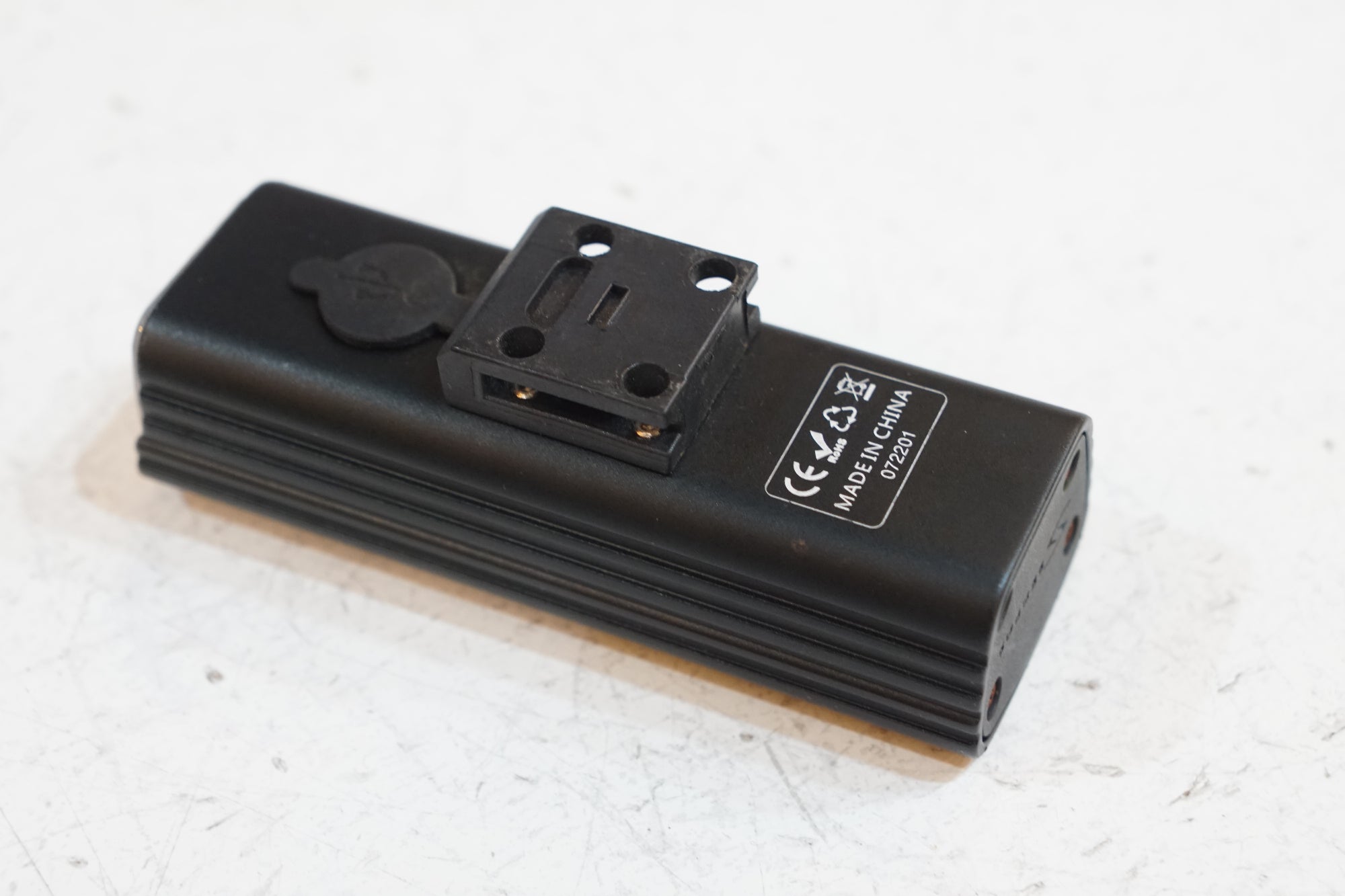 SERFAS 「サーファス」 E-LUME200 フロントライト / バイチャリ浦和ベース