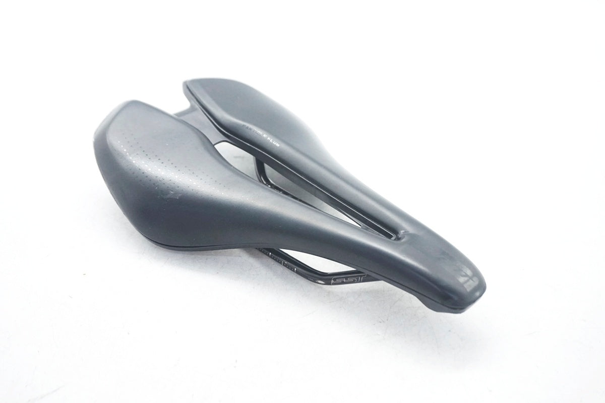 GIANT 「ジャイアント」 FLEET SL サドル / 大阪門真店