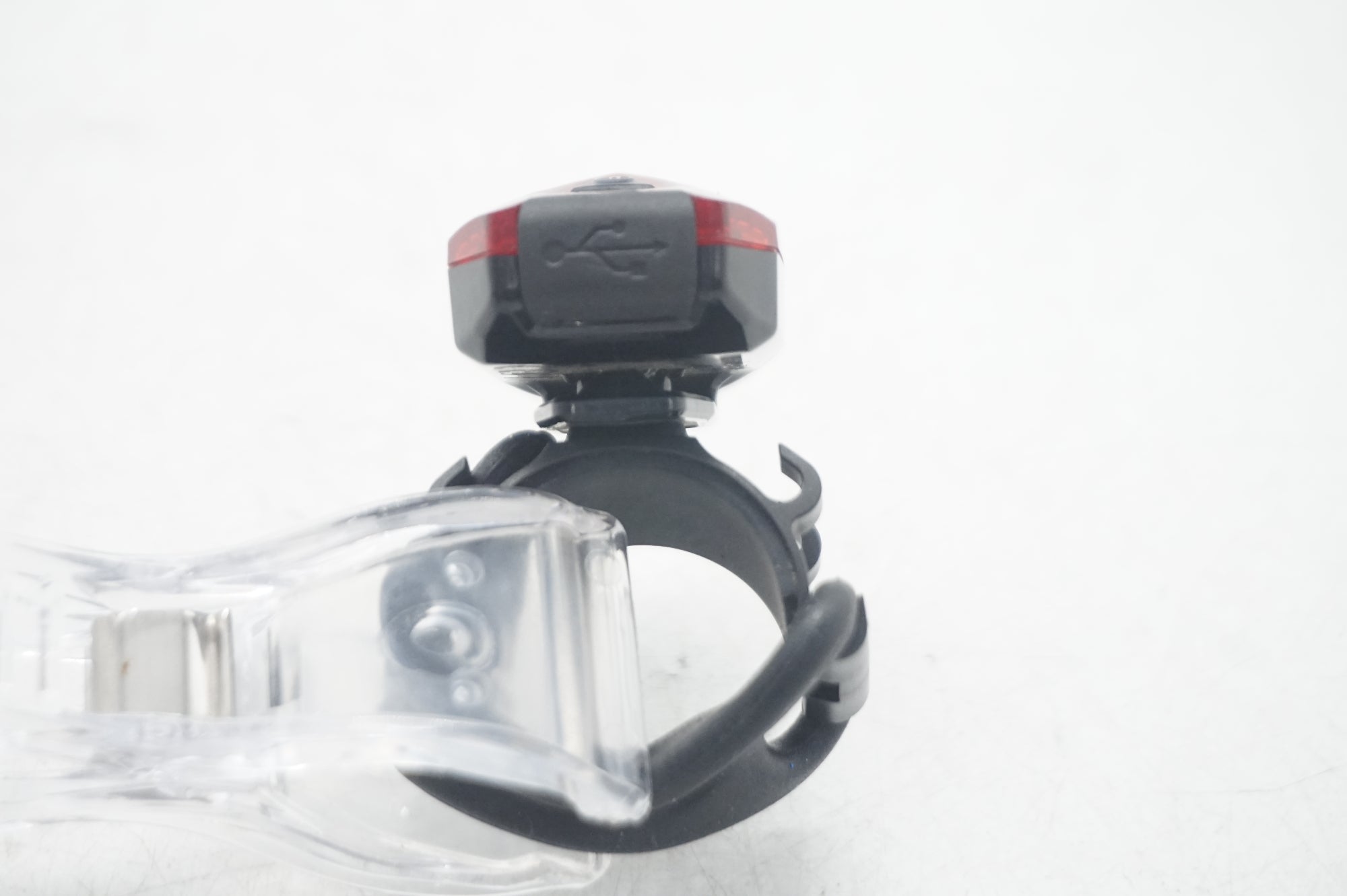 INFINI 「インフィニ」 リアライト / 大阪門真店