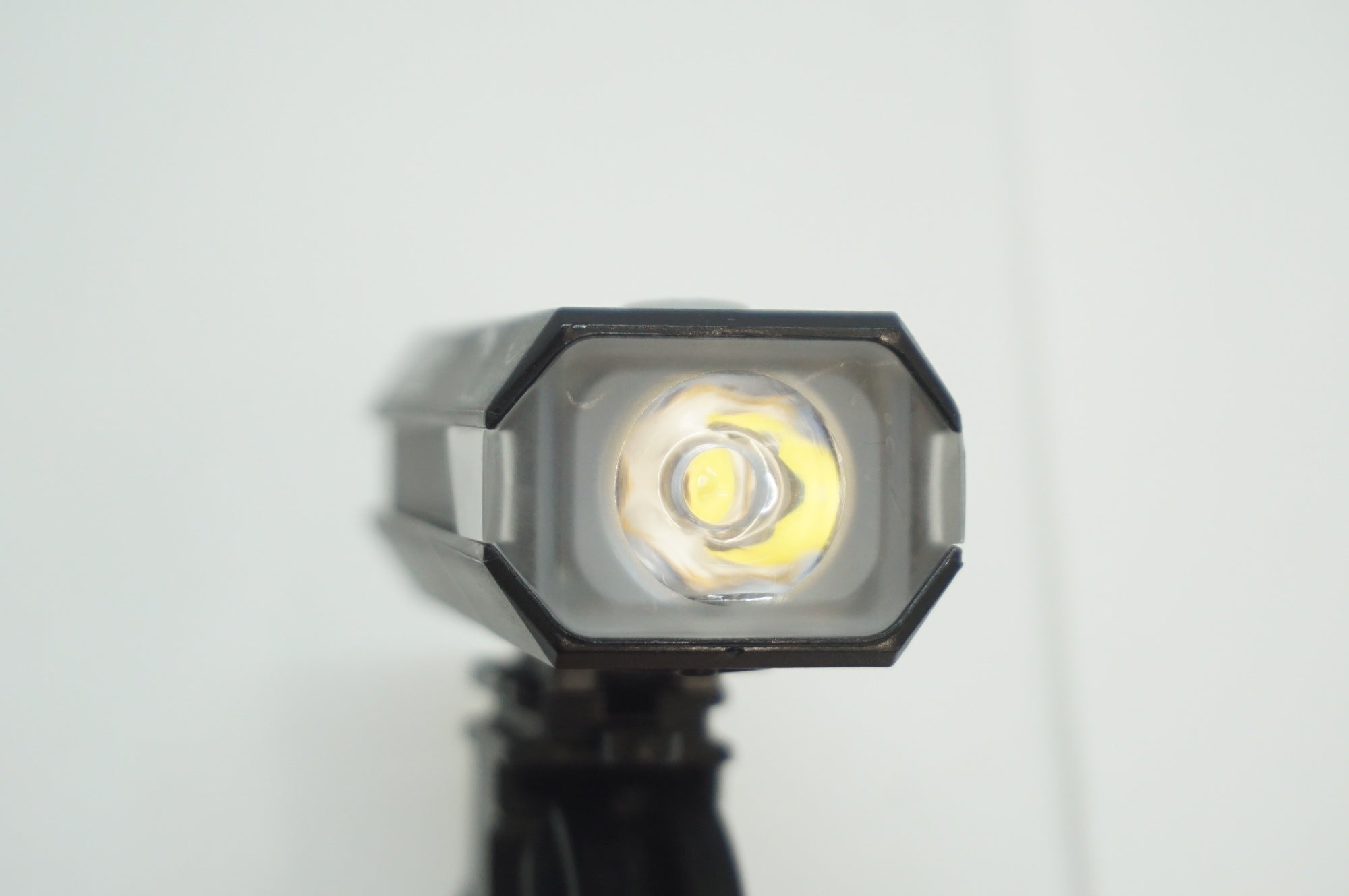 CATEYE 「キャットアイ」 AMPP300 フロントライト / 福岡アイランドシティ店