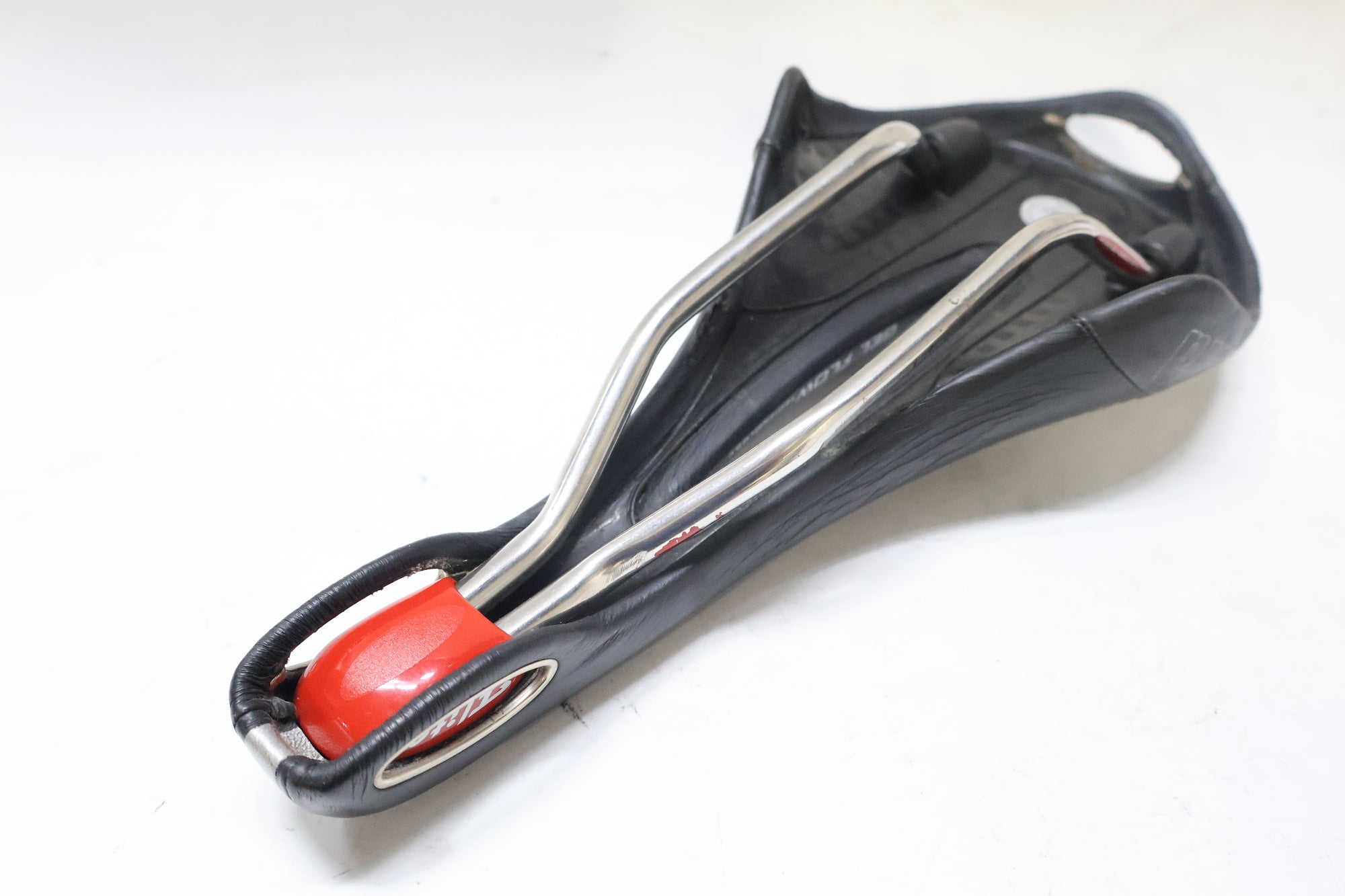 SELLE ITALIA 「セライタリア」 FLITE チタンレール サドル / 高知店