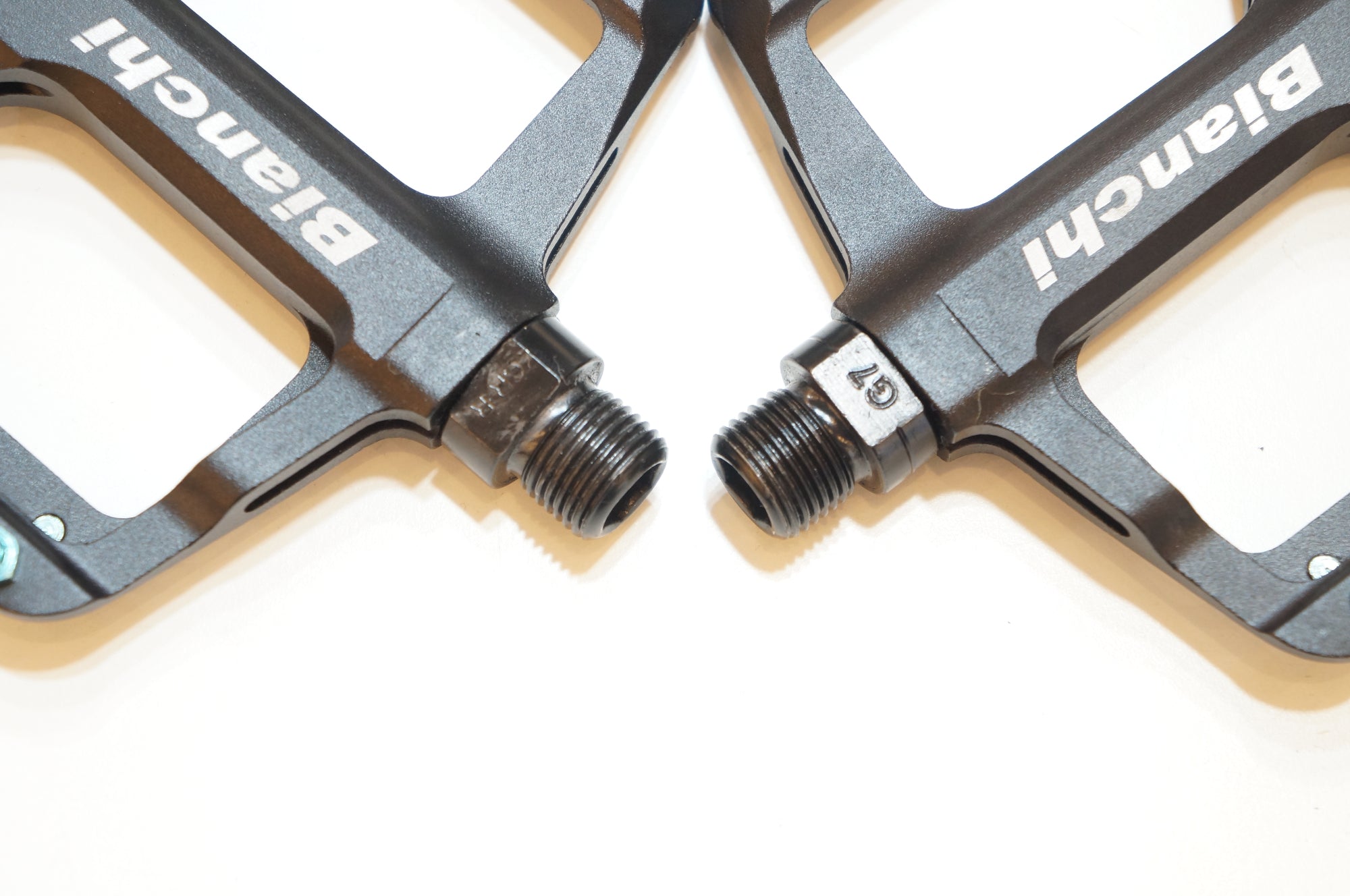 BIANCHI 「ビアンキ」 CNC LIGHTWEIGHT MTB PEDAL フラットペダル / バイチャリ浦和ベース