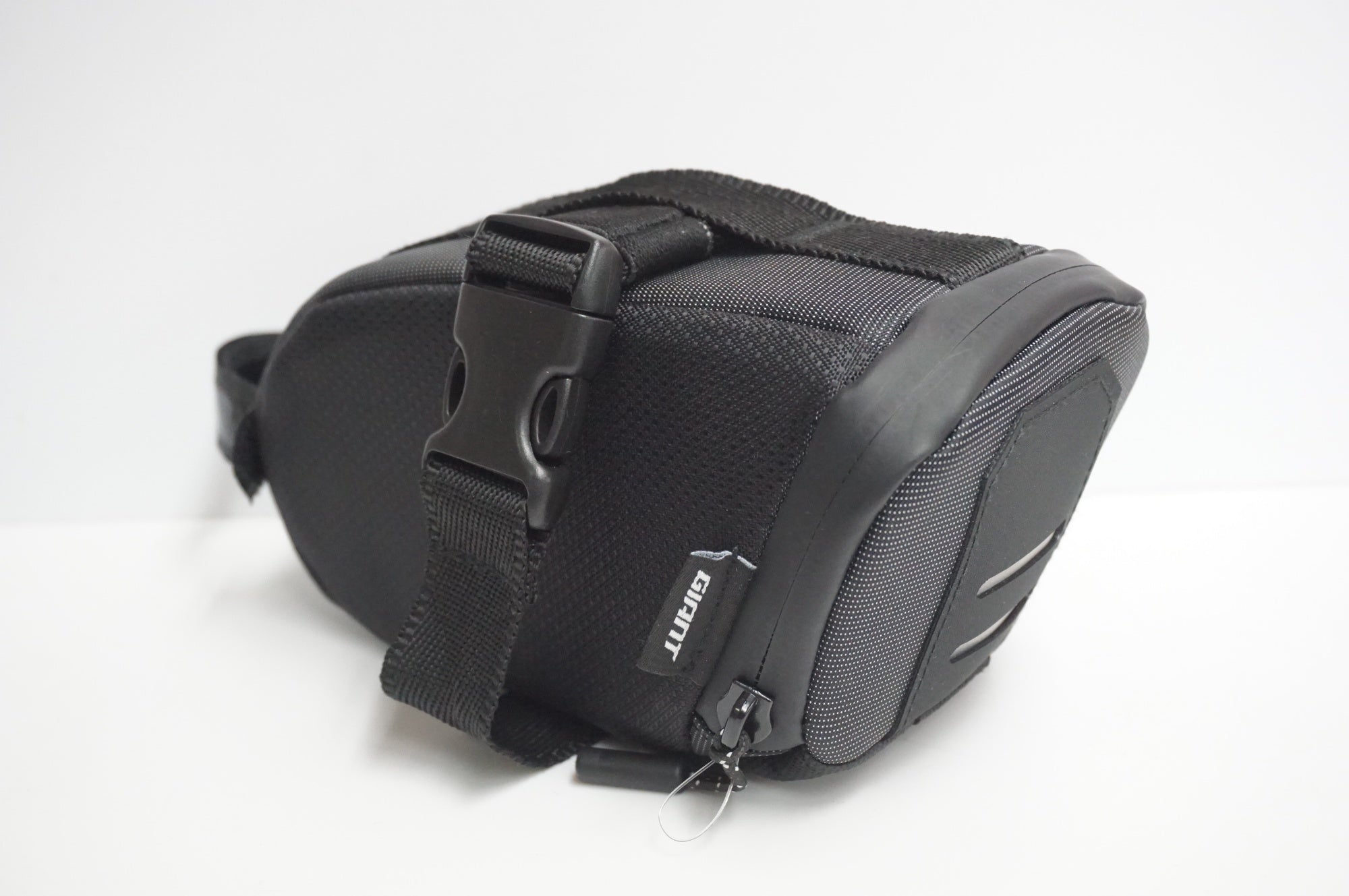 GIANT 「ジャイアント」 SHADOW SEAT BAG サドルバッグ / 福岡店