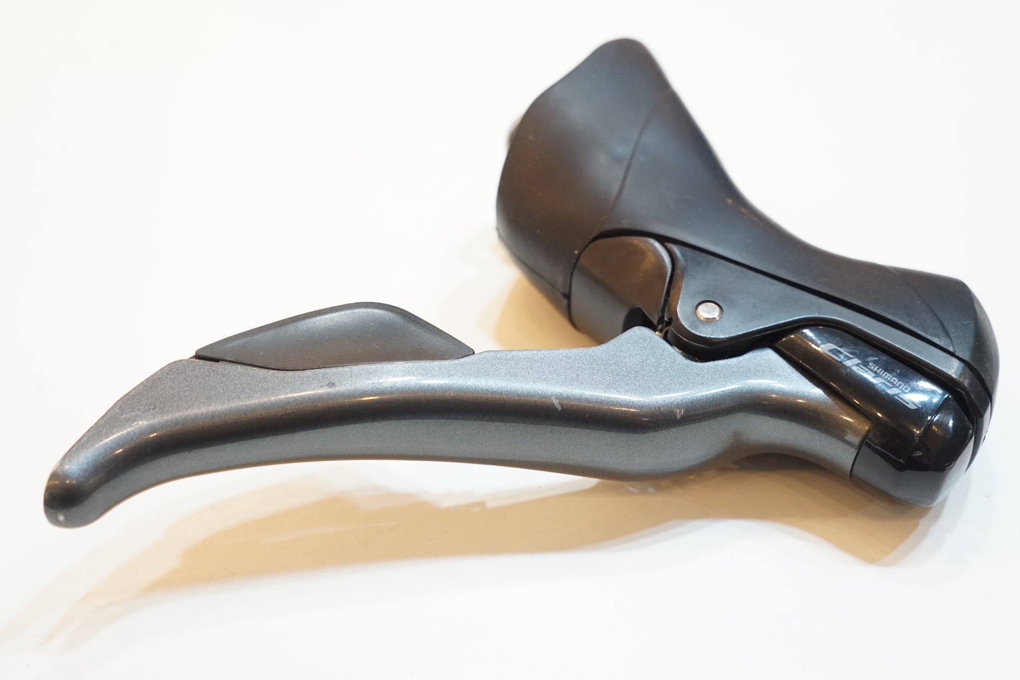 Shimano ST-R2000デュアルコントロールレバー　美品 SHIMANO 「シマノ」 CLARIS ST-R2000 デュアルコントロール