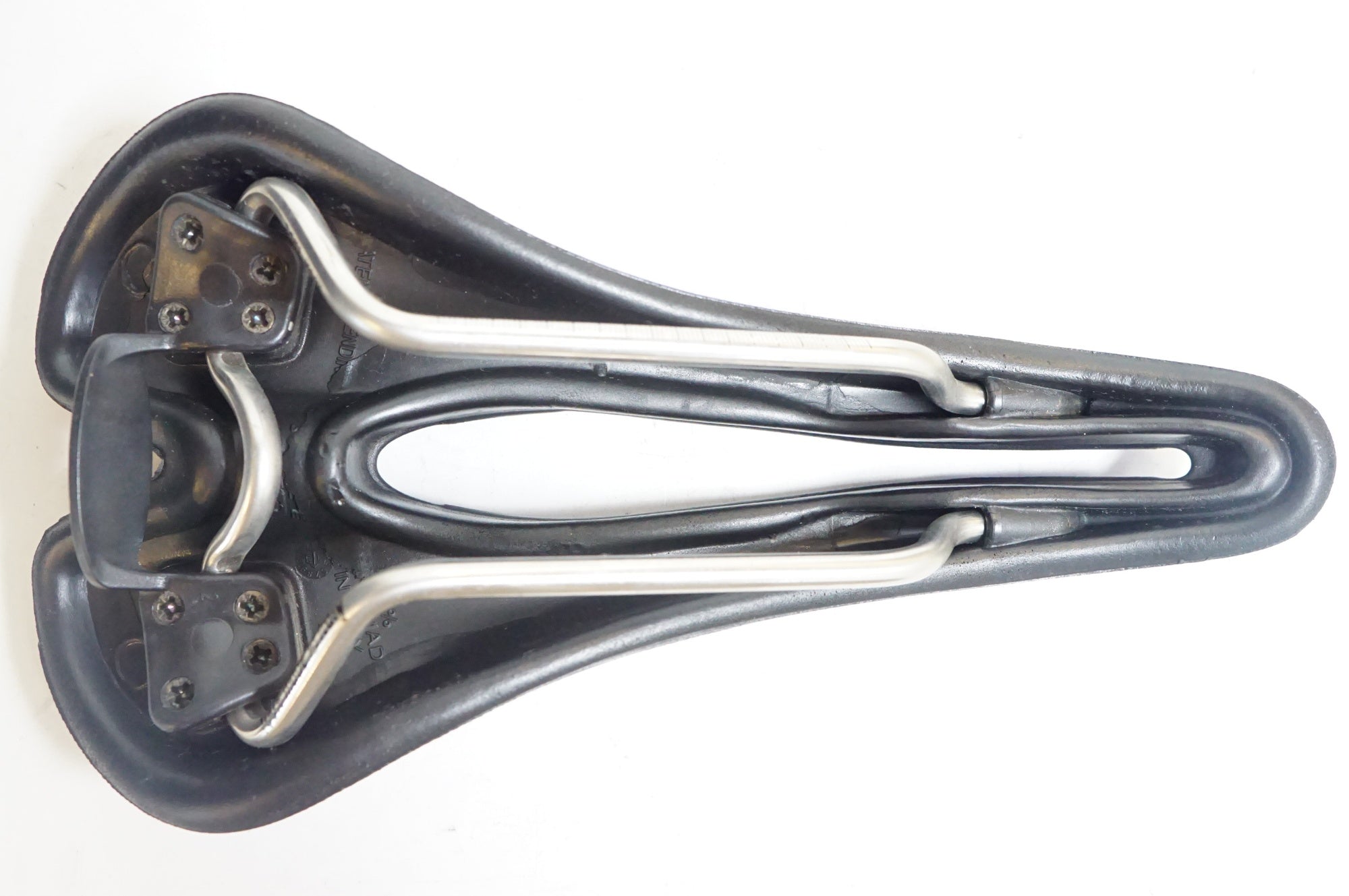 SELLE SMP 「セラ エスエムピー」 HYBRID サドル / 熊谷本店