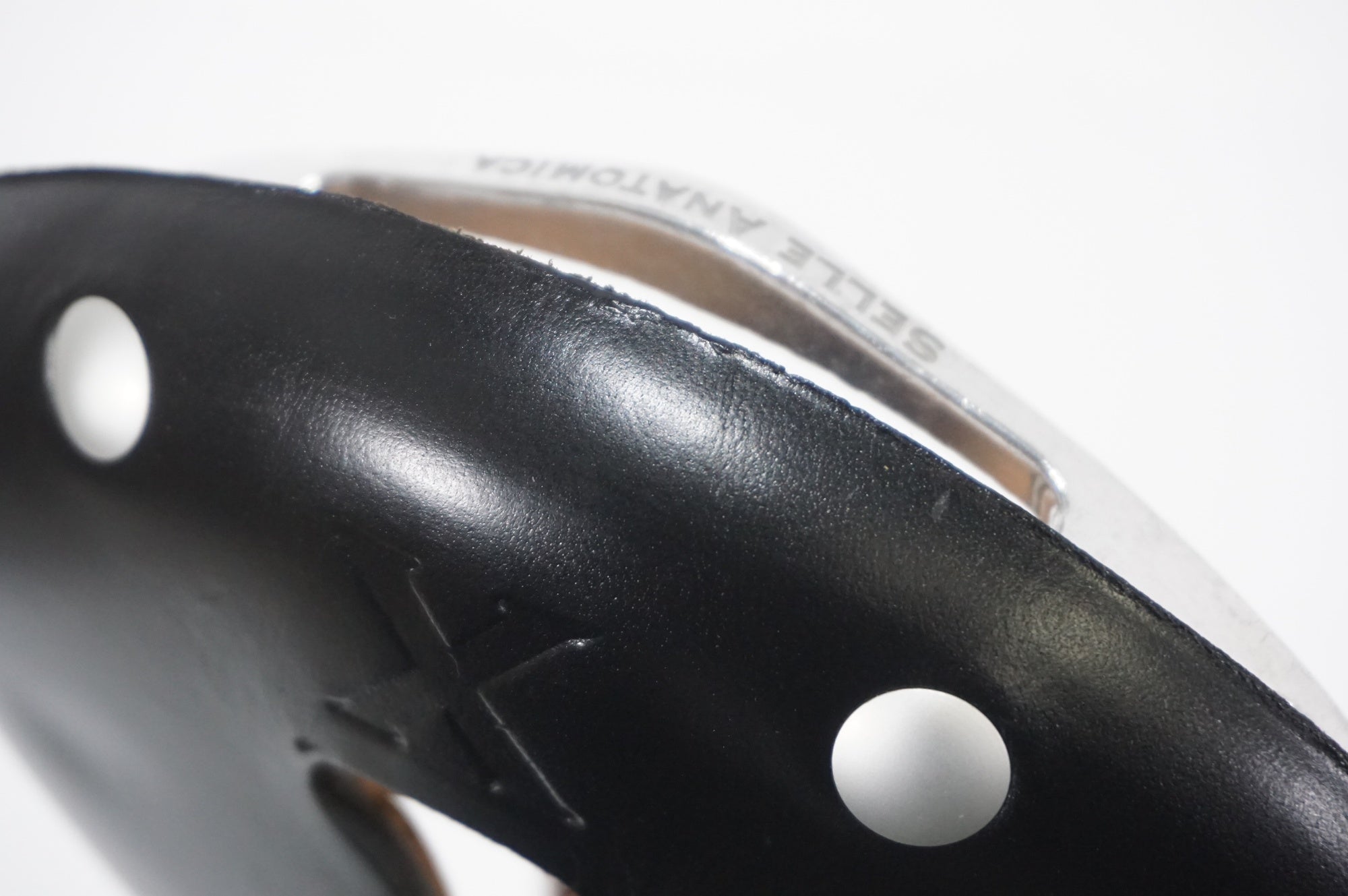 SELLE ANATOMICA 「セラ アナトミカ」 X2 サドル / AKIBA店