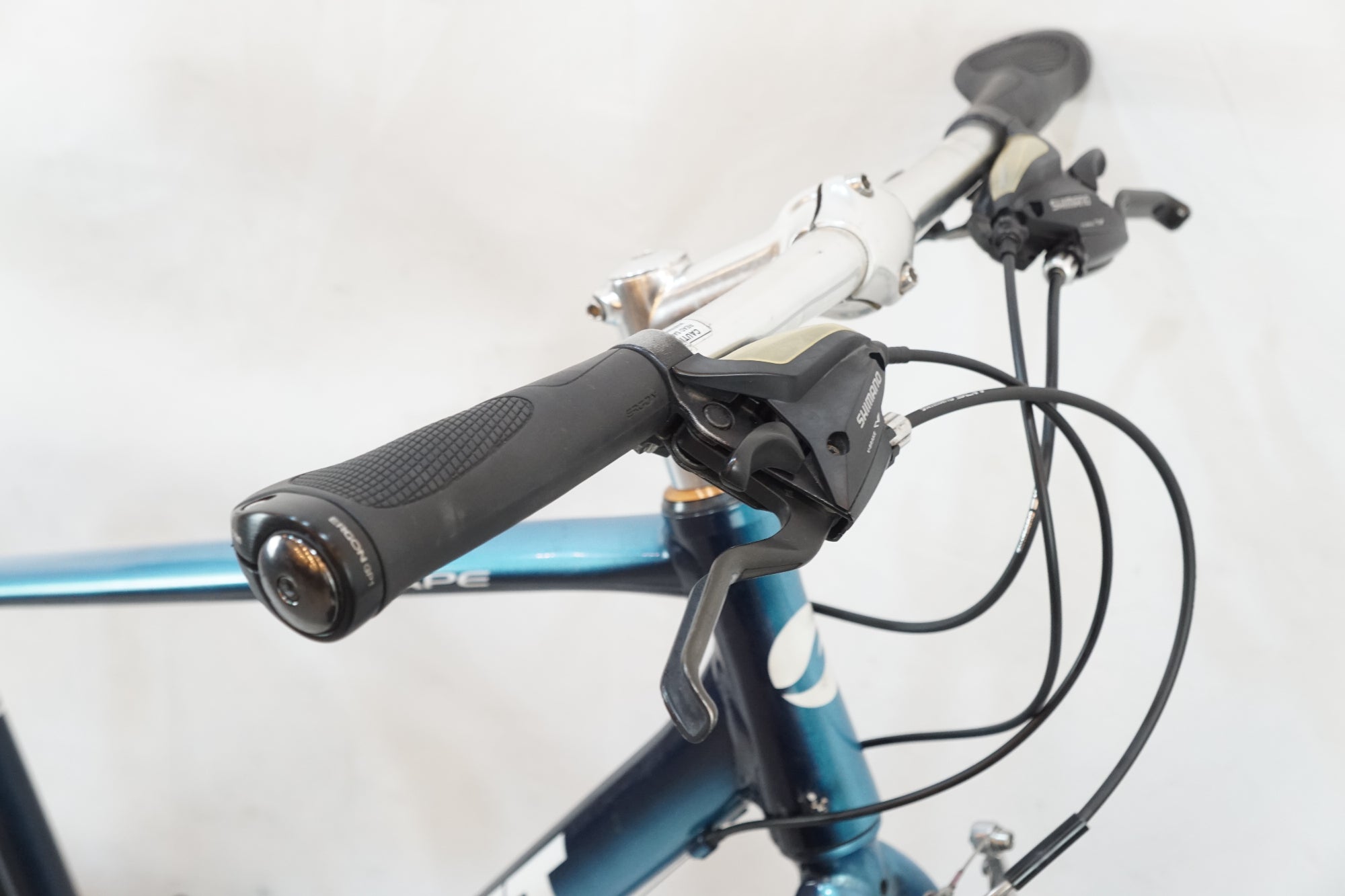 GIANT 「ジャイアント」 ESCAPE R3 2015年モデル クロスバイク / バイチャリ浦和ベース