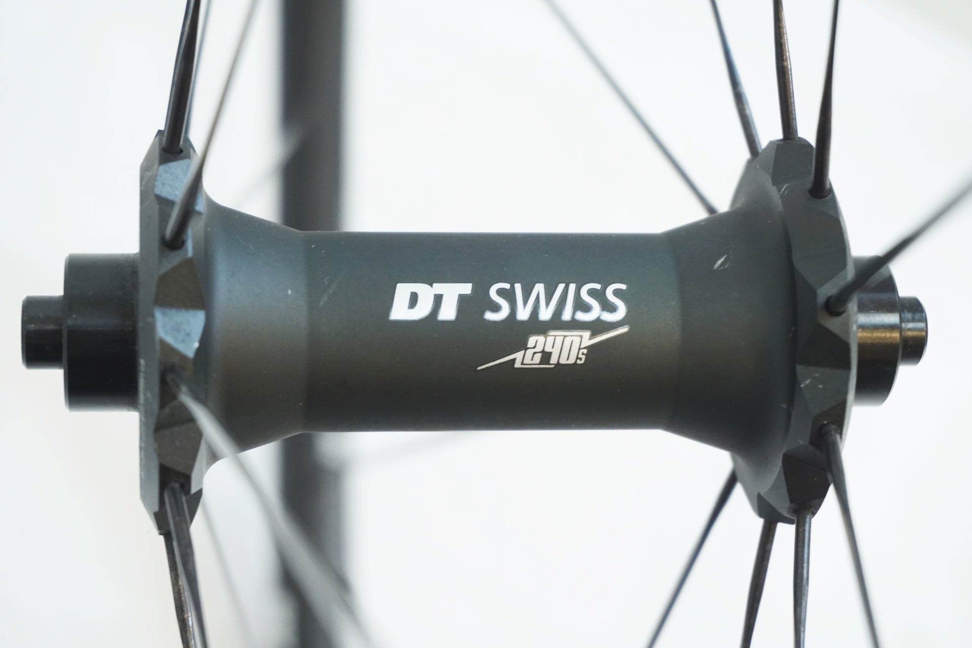 DT SWISS 「ディーティースイス」 PR1400 DICUT シマノ11速 ホイール
