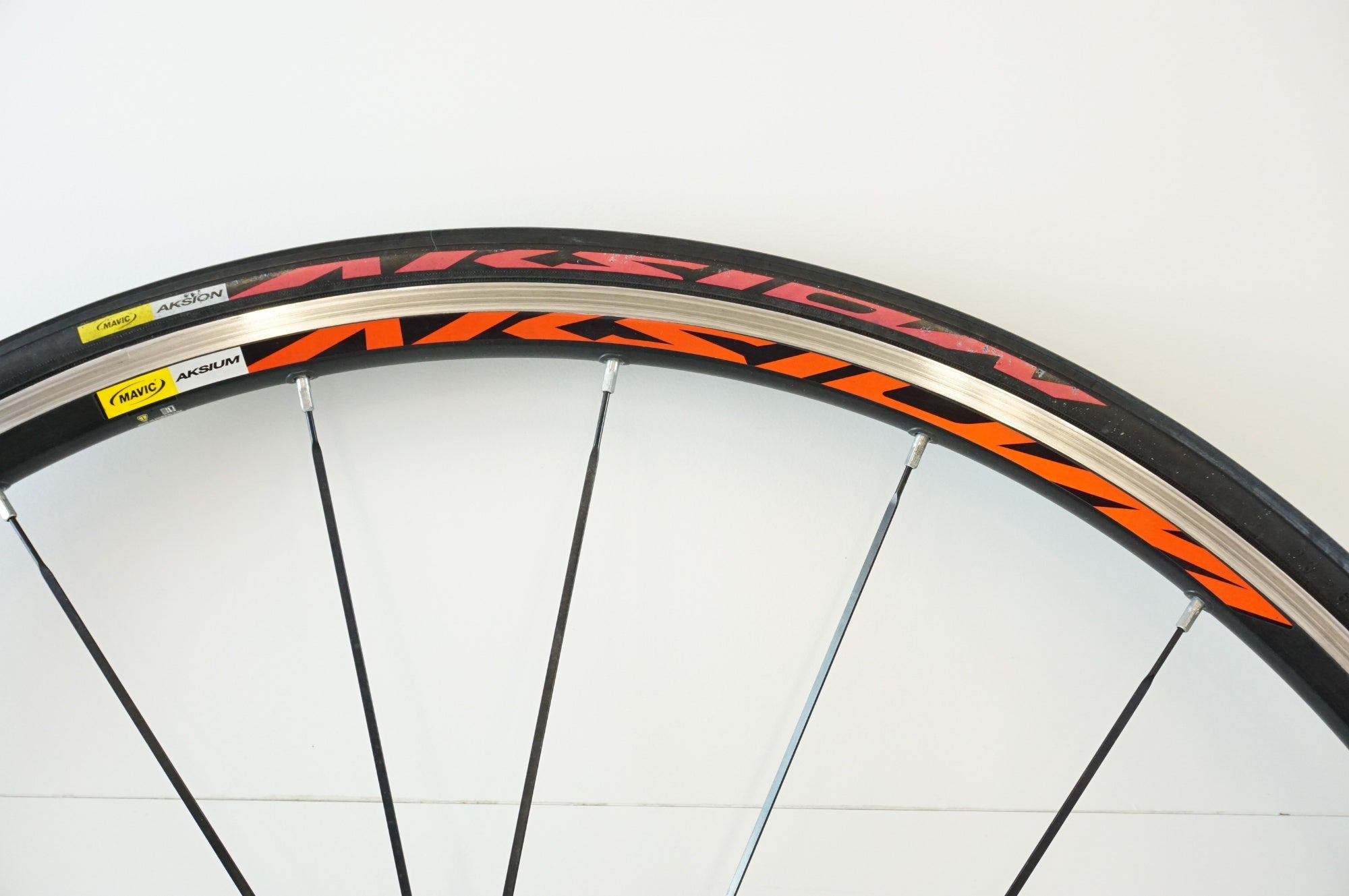 値下げ◇マビック MAVIC AKSIUM 700 25 c タイヤおまけ付 MAVIC