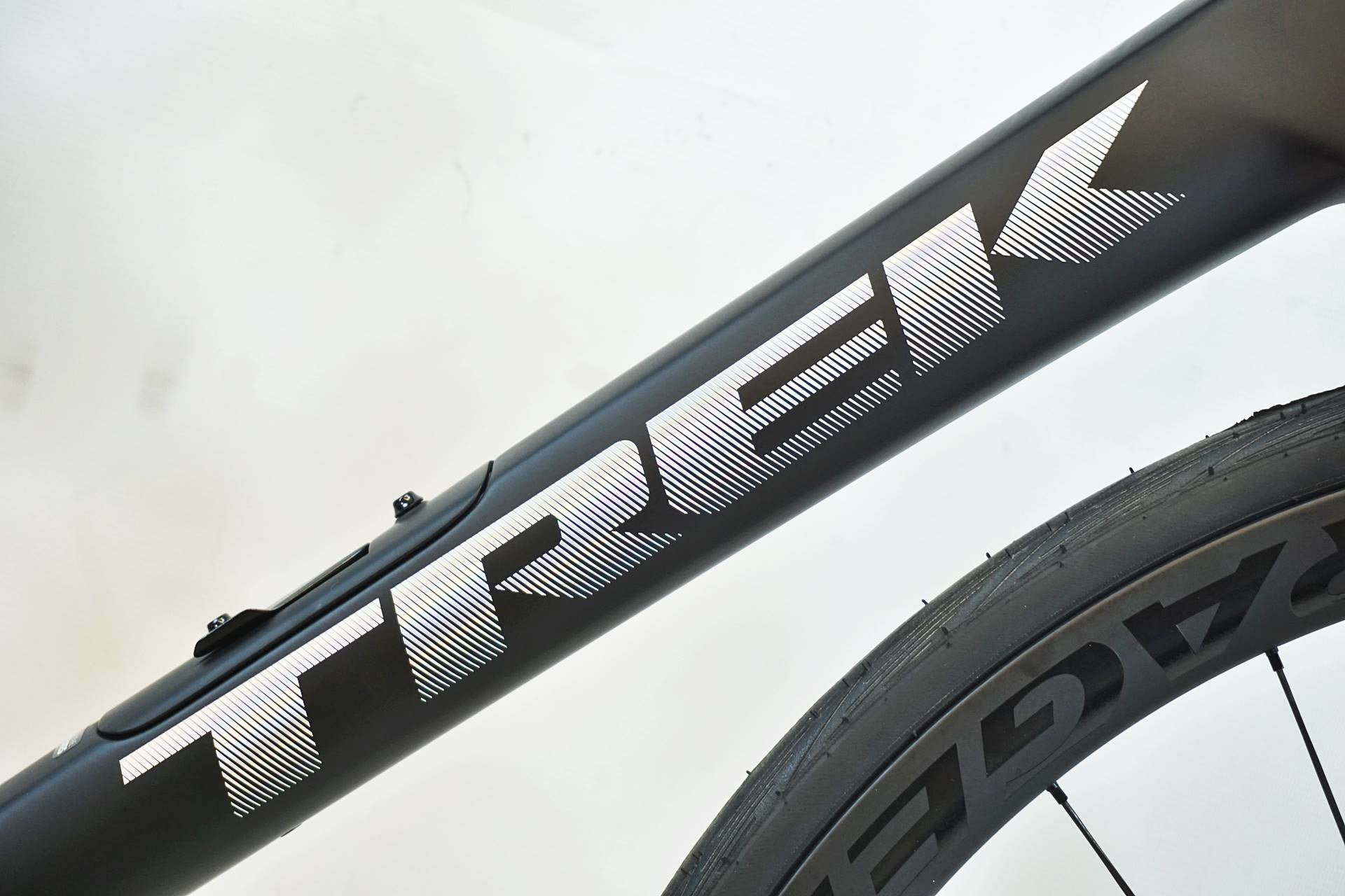 TREK 「トレック」 DOMANE SLR7 GEN4 2023年モデル ロードバイク / 有明ガーデン店