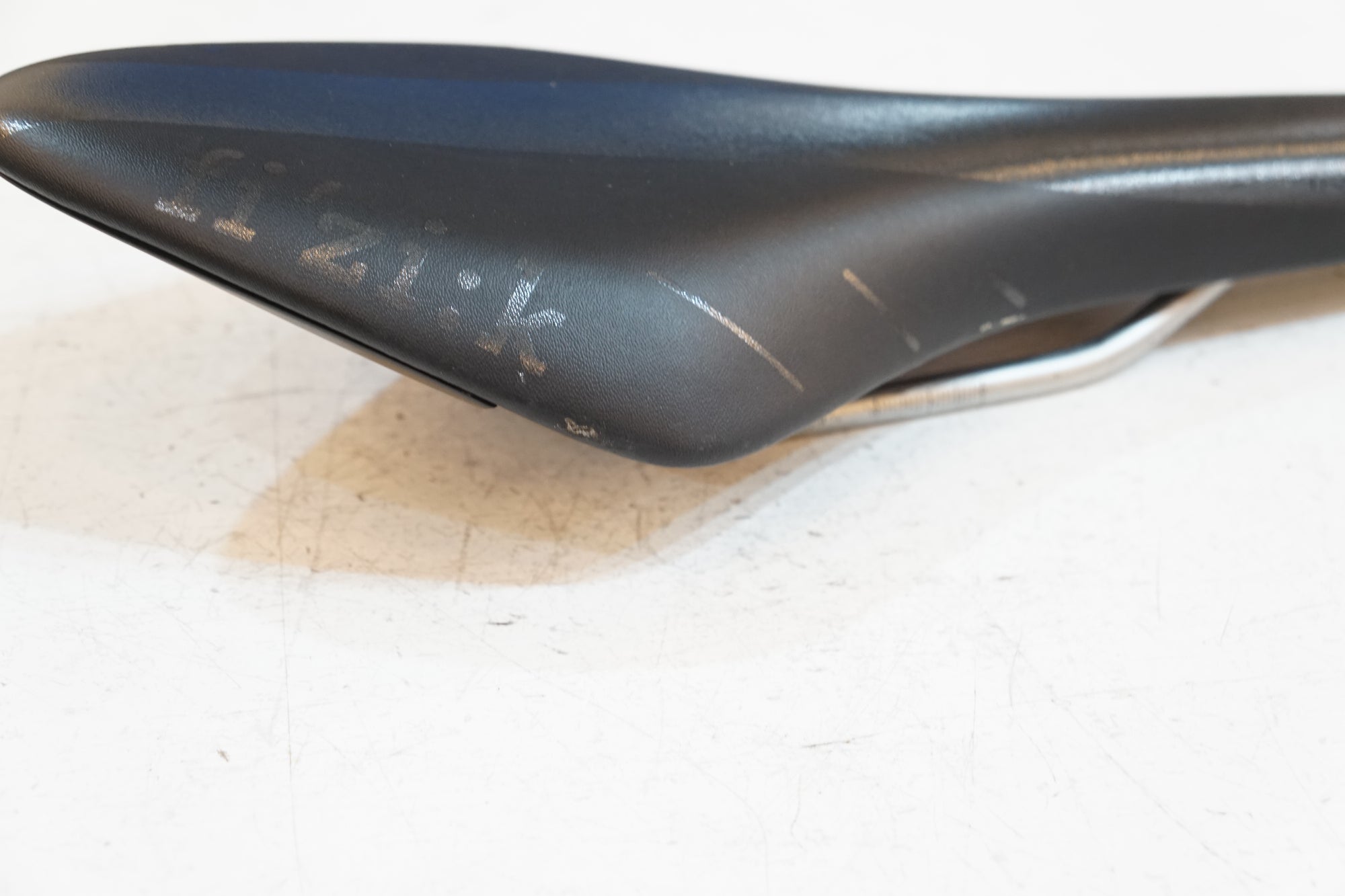 FIZIK 「フィジーク」 ARIONE R7 サドル / バイチャリ浦和ベース