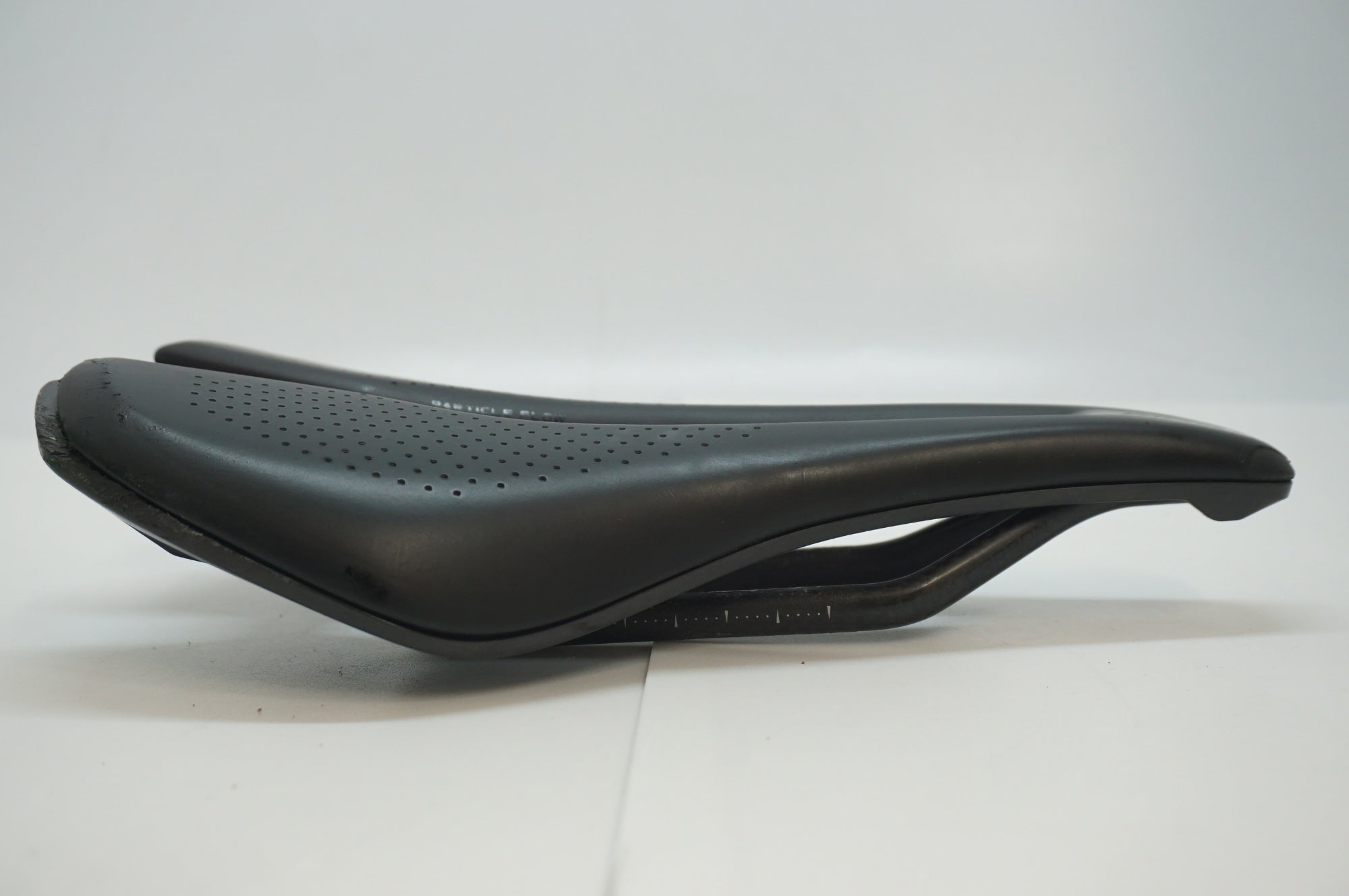 GIANT 「ジャイアント」 FLEET SLR CARBON サドル / 福岡店