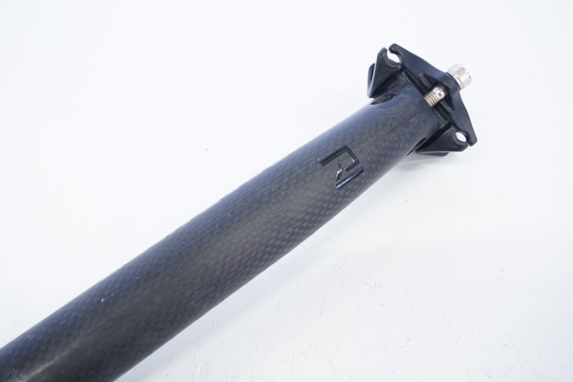 ROADNADO 「ロードナド」 φ31.6 300mm カーボンシートポスト / 浜松店