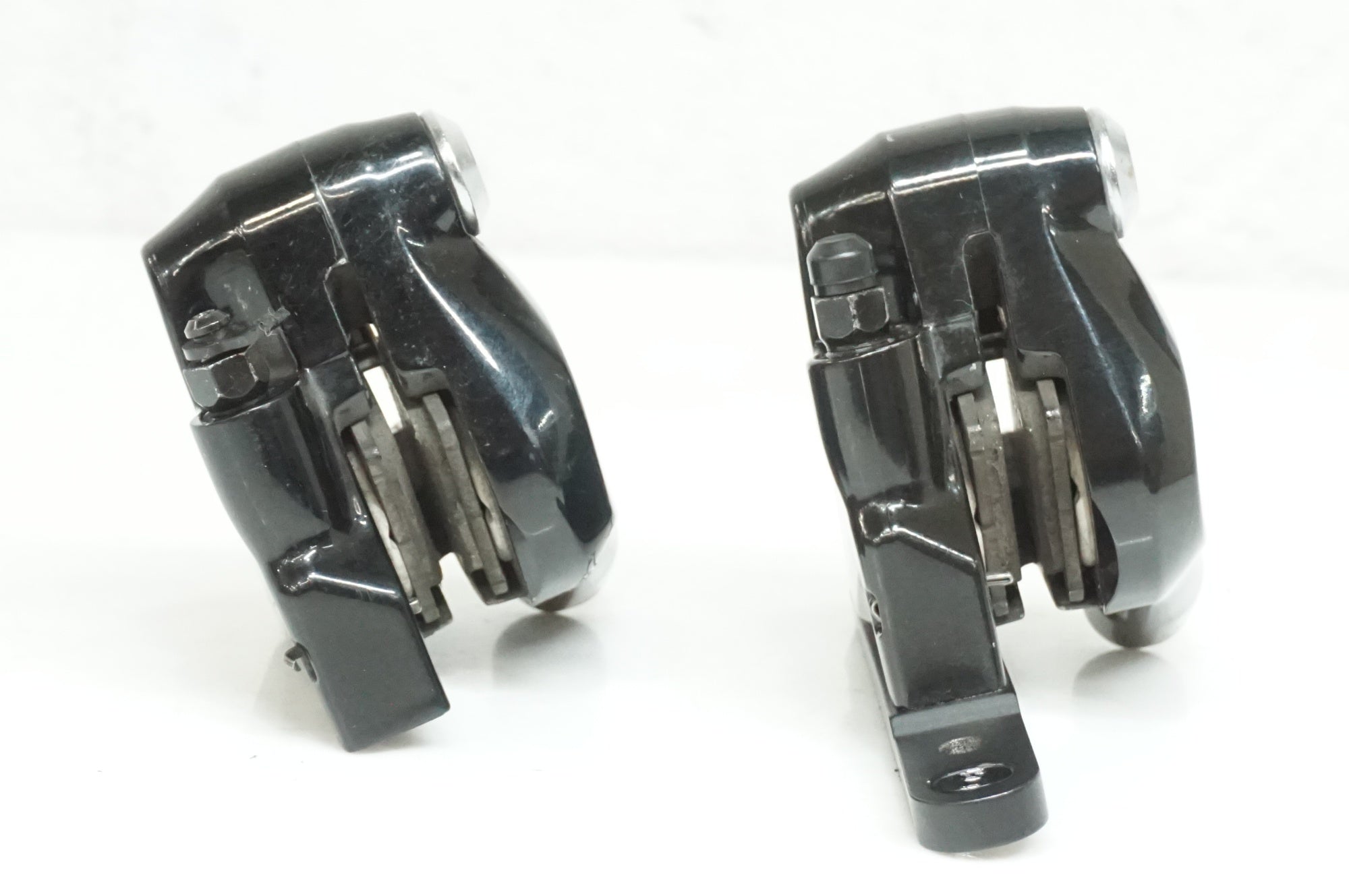SHIMANO 「シマノ」 105 BR-R7070 ディスクブレーキキャリパーセット