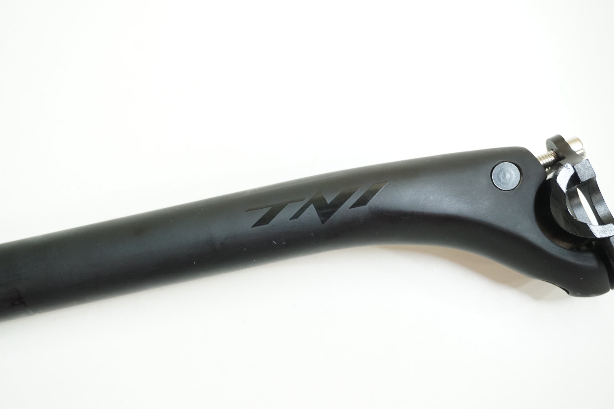 TNI 「ティーエヌアイ」 φ27.2 305mm シートポスト / 大宮店