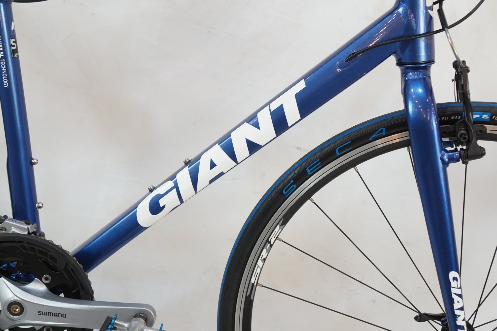 GIANT 「ジャイアント」 ESCAPE RX3 2016年モデル クロスバイク / バイチャリ浦和ベース