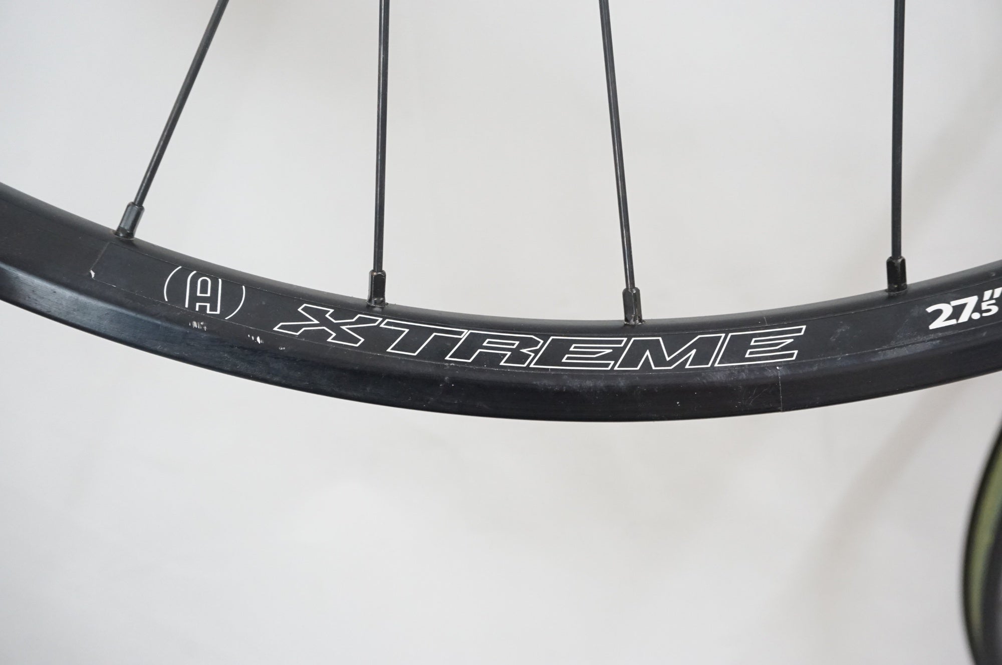 AMBROSIO 「アンブロシオ」 XTREME リム NOVATEC ハブ シマノ11速 ホイールセット / 福岡店