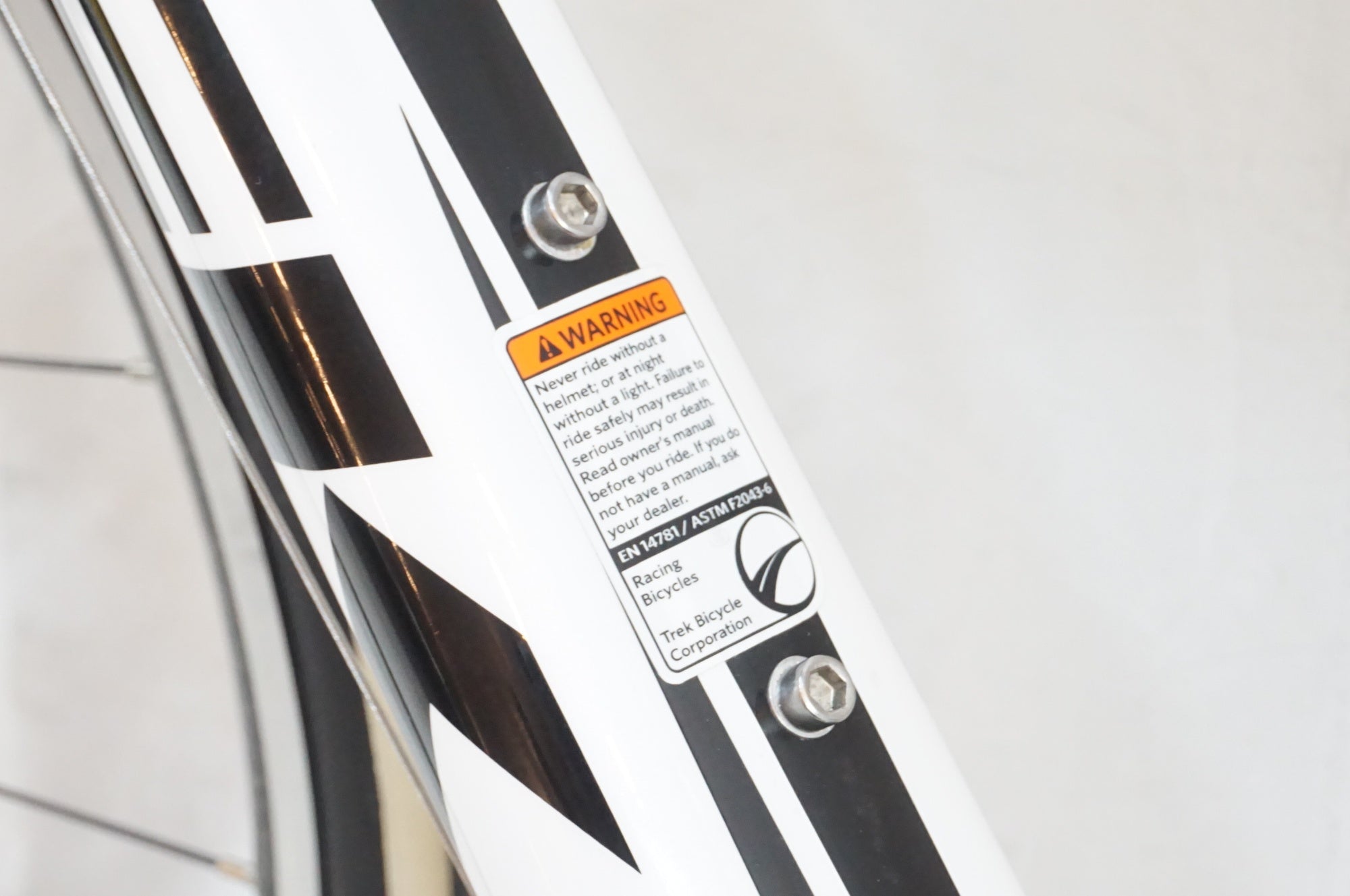 TREK 「トレック」 MADONE2.1 2014年モデル ロードバイク / 浦和ベース