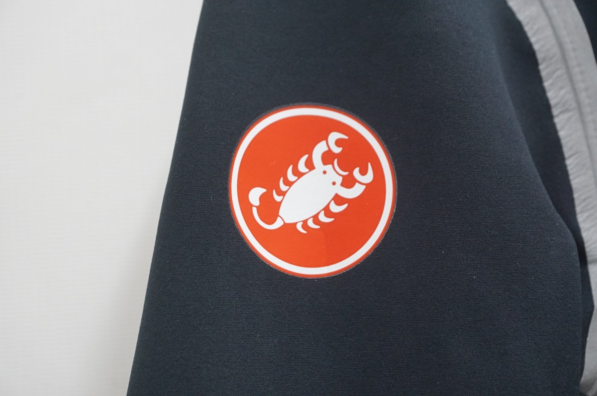 CASTELLI 「カステリ」 ROSSO CORSA PERFETTO GORE-TEX INFINIUM Mサイズ メンズ ジャケット / 福岡店