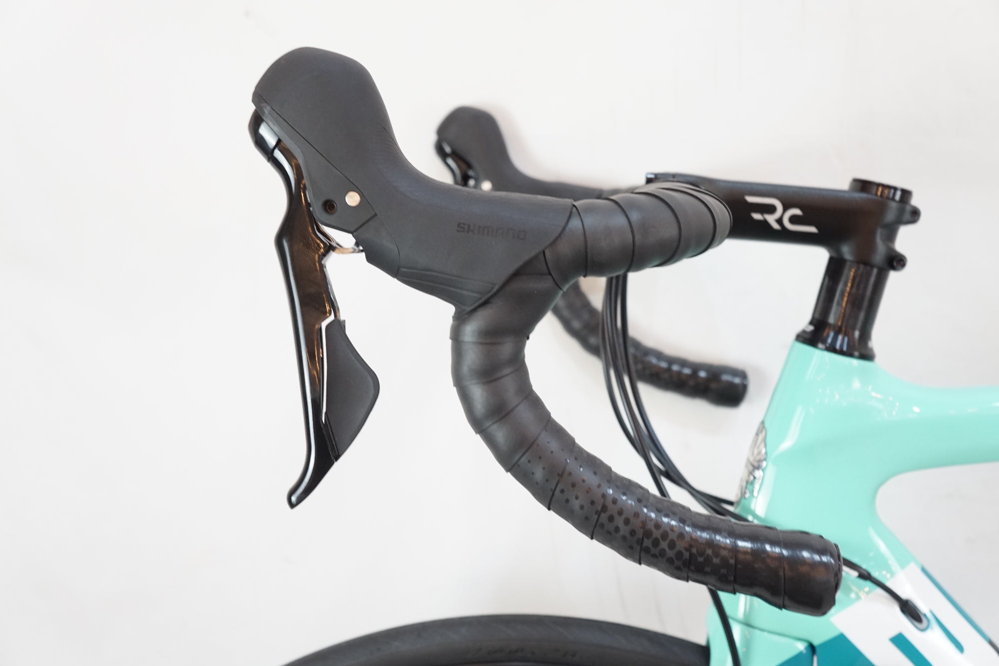 BIANCHI 「ビアンキ」 OLTRE XR3 DISC 105 2022年モデル ロードバイク / バイチャリ浦和ベース