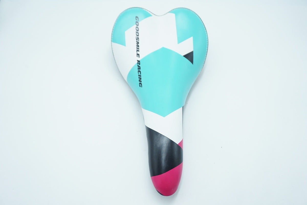 GSR「ジーエスアール」 GOOD SMILE RACING TYPE-3 サドル/ 京都西院店