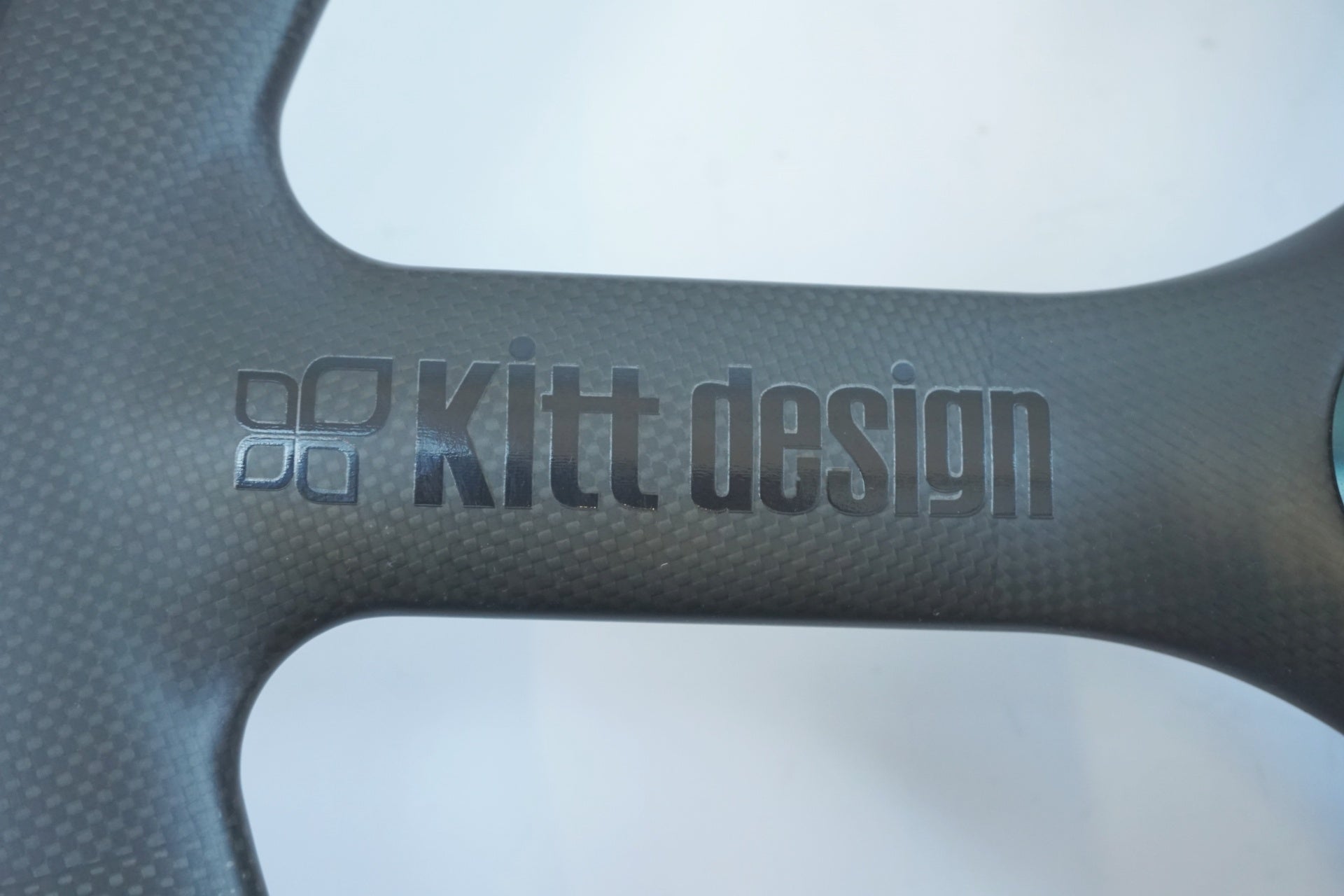 KITT DESIGN 「キット デザイン」 CARBON WHEEL シマノ 11S バトン