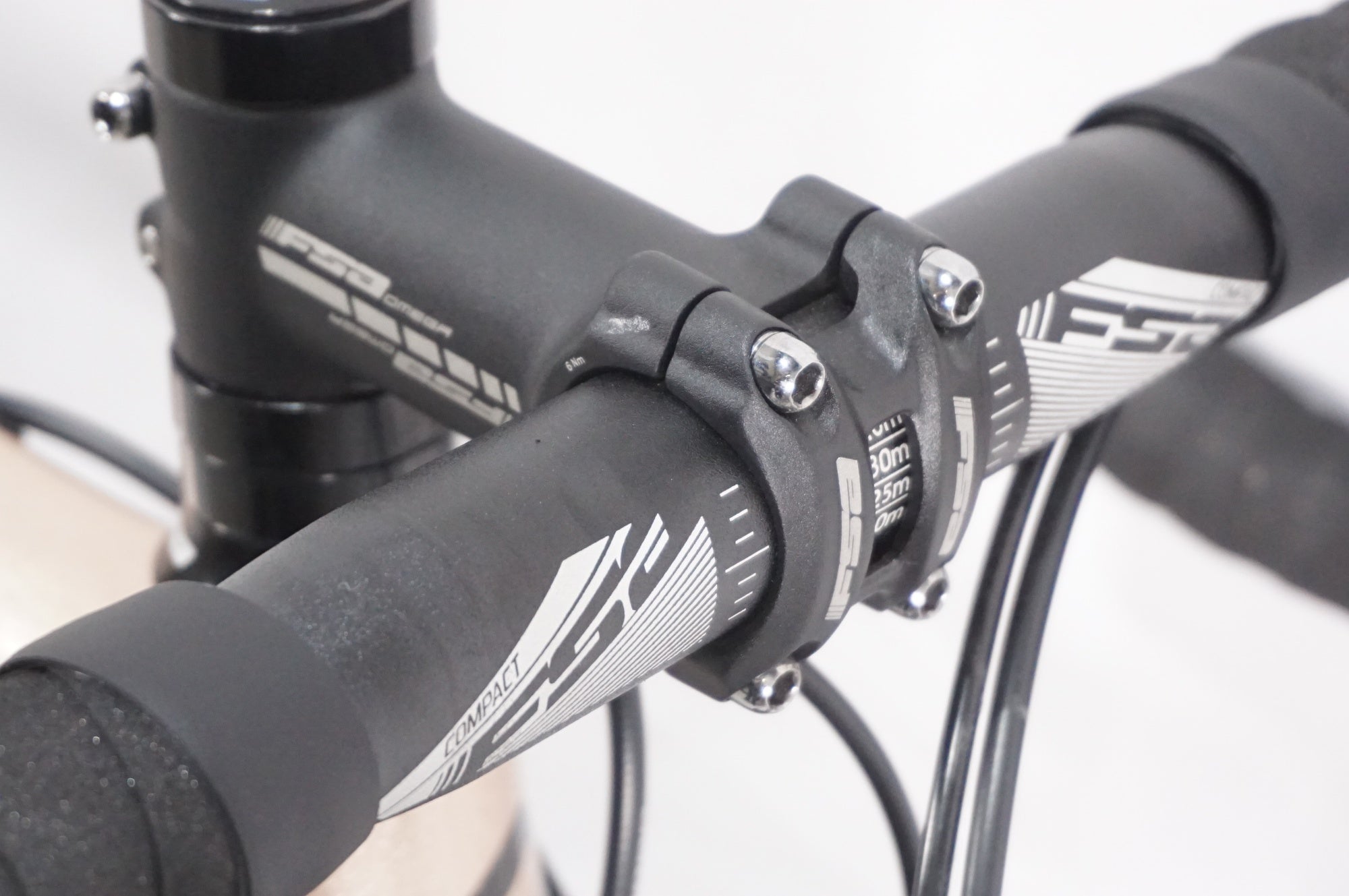 GUSTO COBRA SPORT2023 xsサイズ ※ペダルはついていません GUSTO 「グスト」 COBRA SPORT 2023年モデル ロードバイク / AKIBA店
