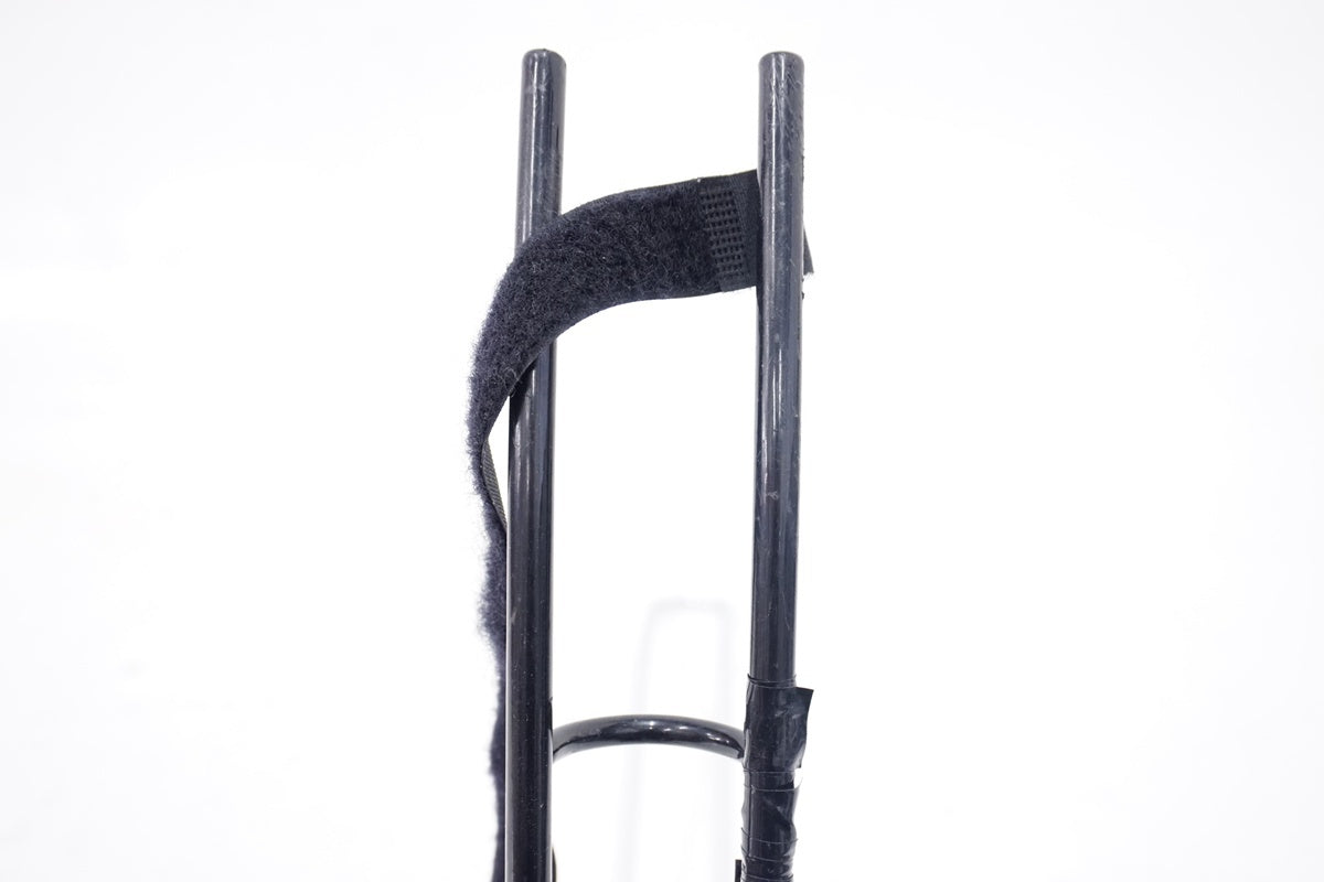 iWA「イワ」 1 ディスプレイスタンド / 浜松店