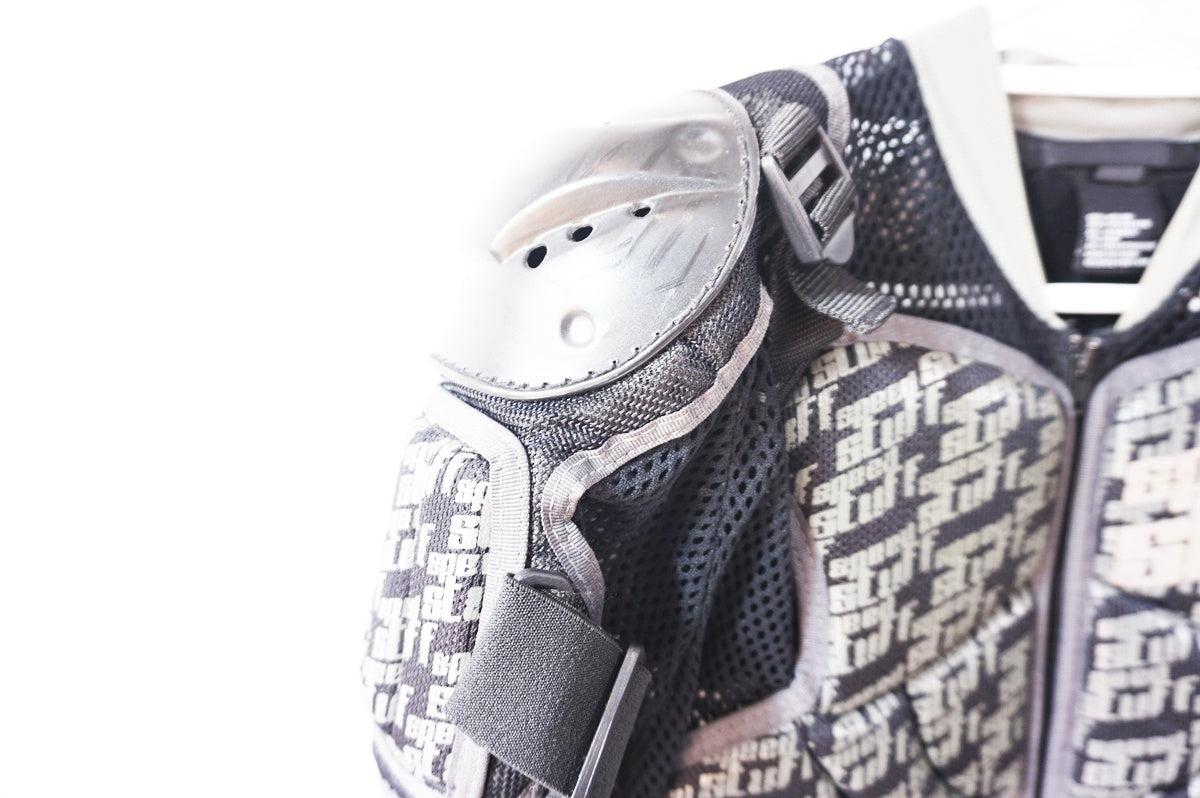 SPEED STUFF 「スピードスタッフ」 Sサイズ DH プロテクター / バイチャリ世田谷店