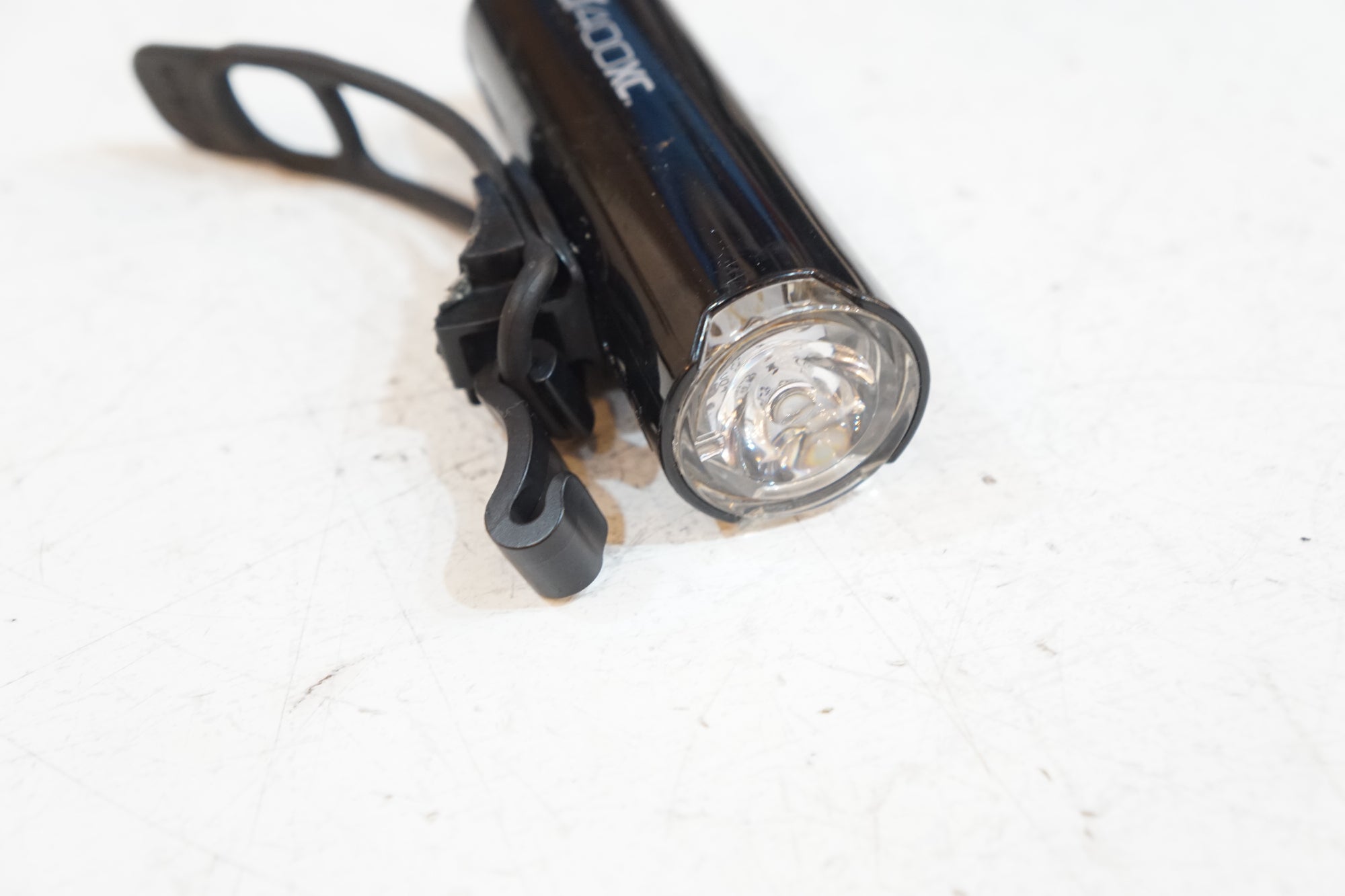 CATEYE 「キャットアイ」 VOLT400XC フロントライト / バイチャリ浦和ベース