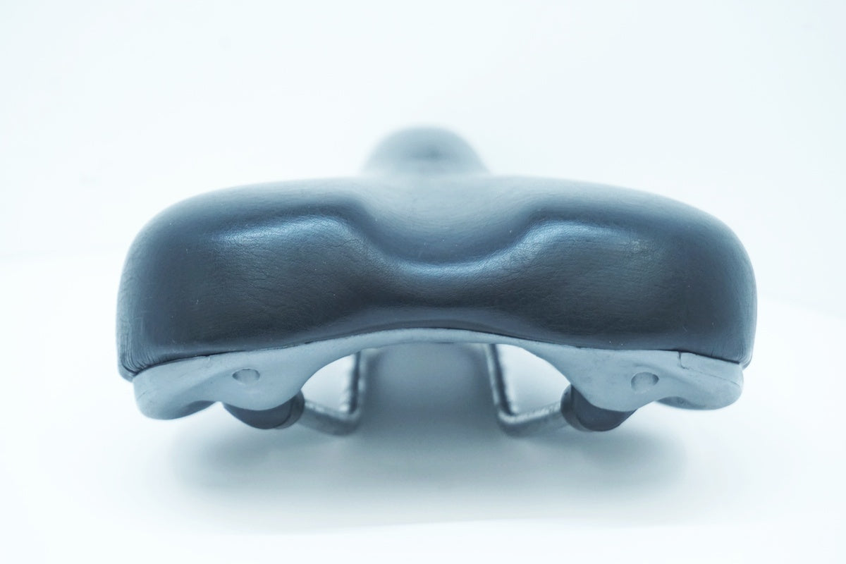 VELO 「ベロ」 サドル / 大阪美原北インター店