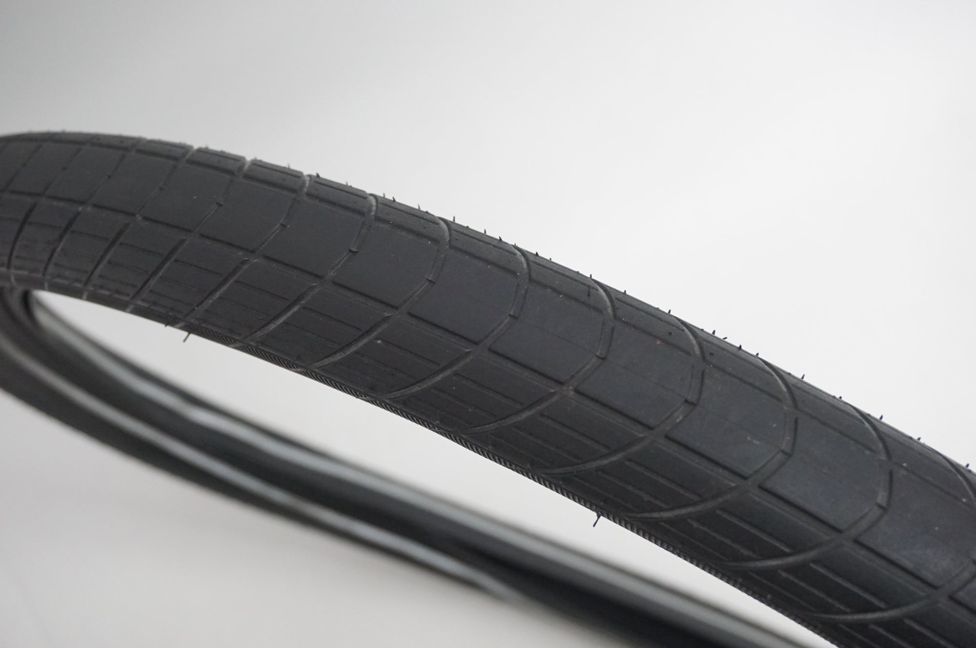 SCHWALBE 「シュワルベ」 BIG APPLE 28×2.35インチ タイヤセット