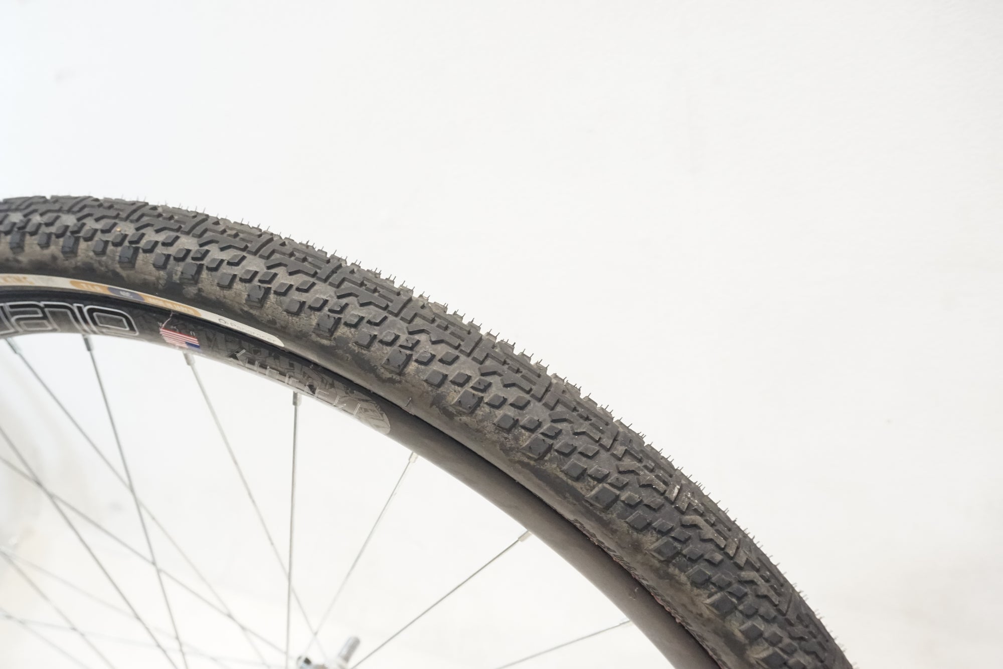 VELOCITY 「ヴェロシティ」 AILERON BLUELUG GRANCOMPE スモールフランジハブ シングル ホイールセット / 横浜戸塚店