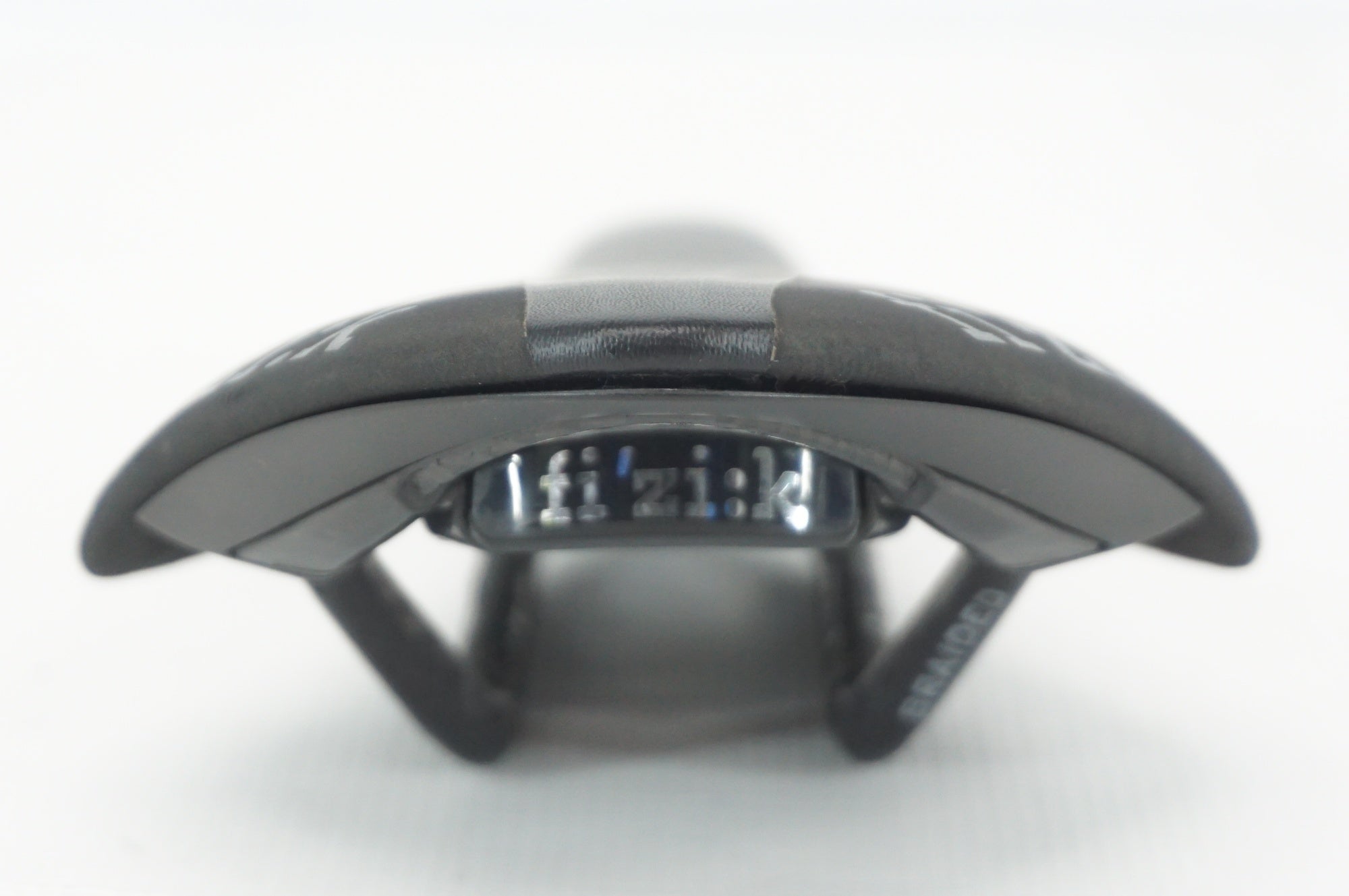 FIZIK 「フィジーク」 ARIONE R1 カーボン サドル / 阪急塚口店