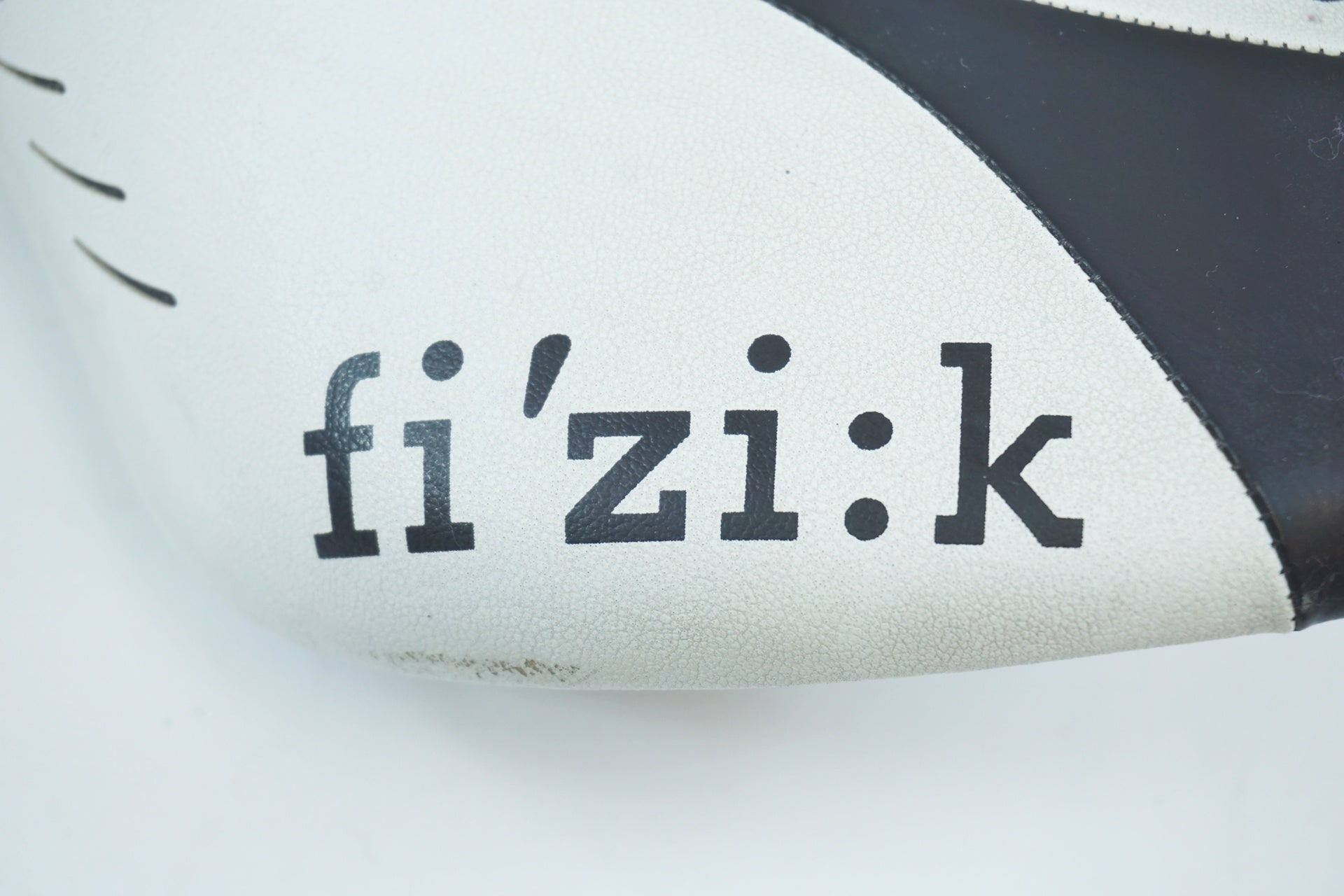 FIZIK 「フィジーク」 ARIONE CX KIUM サドル / 有明ガーデン店