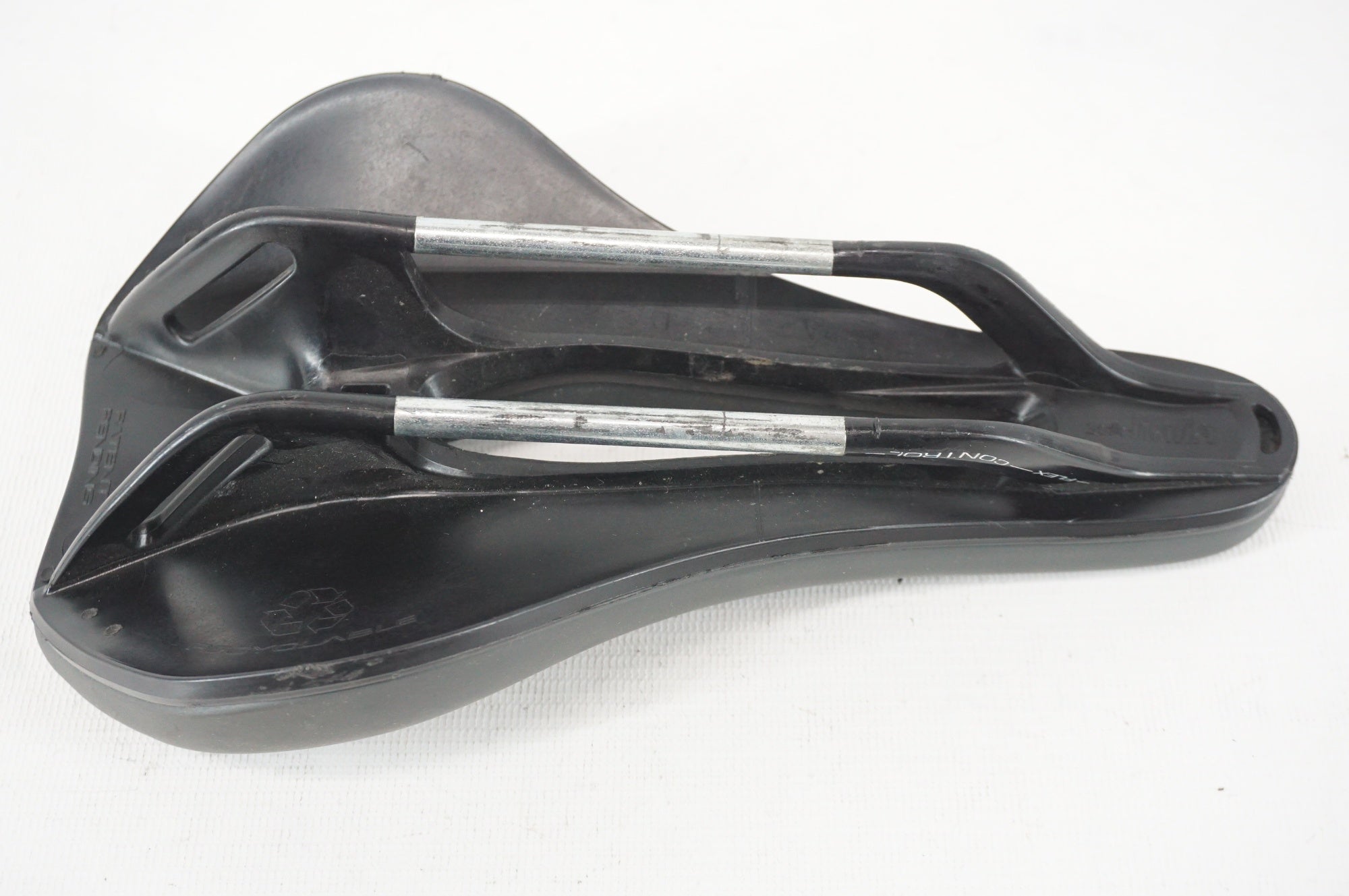 SELLE ITALIA 「セライタリア」 MODEL X COMFORT+ SUPERFLOW サドル / 阪急塚口店